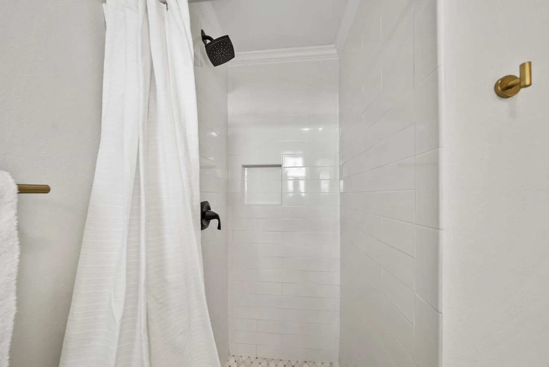 Photo of the whole room in Beachside Villas 811