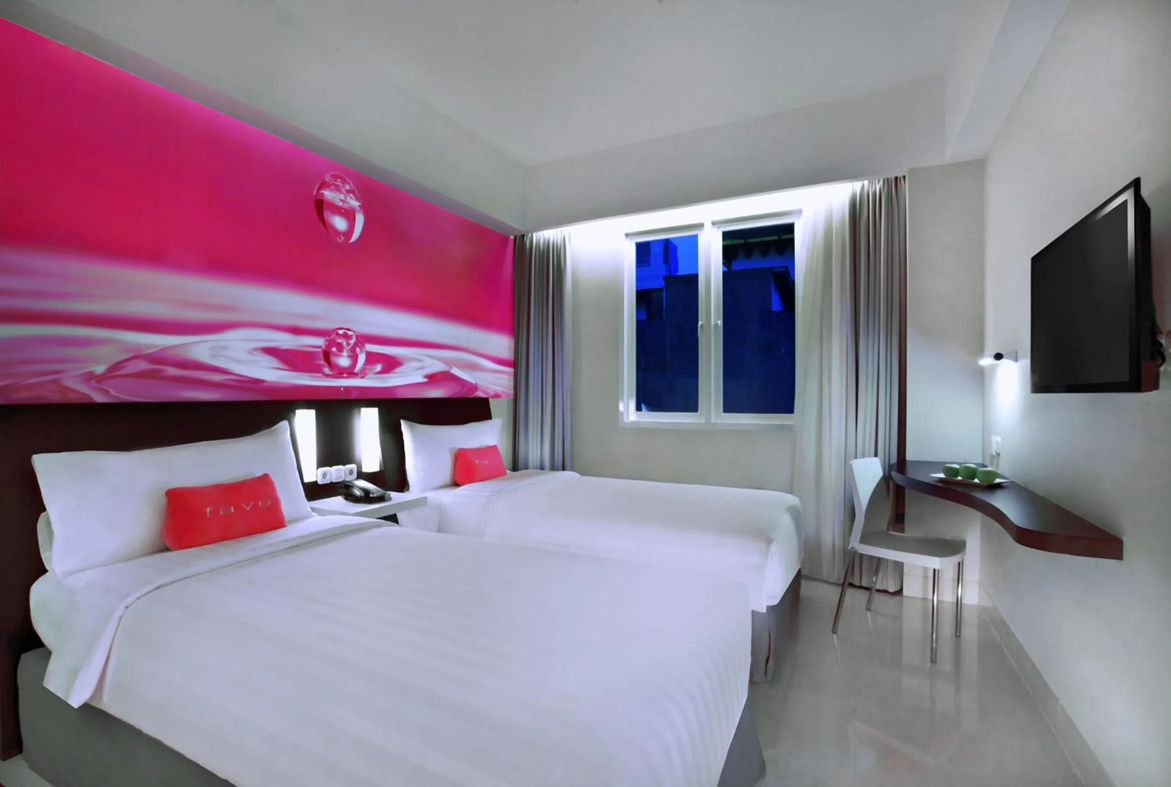 Bedroom, Bed in favehotel Zainul Arifin