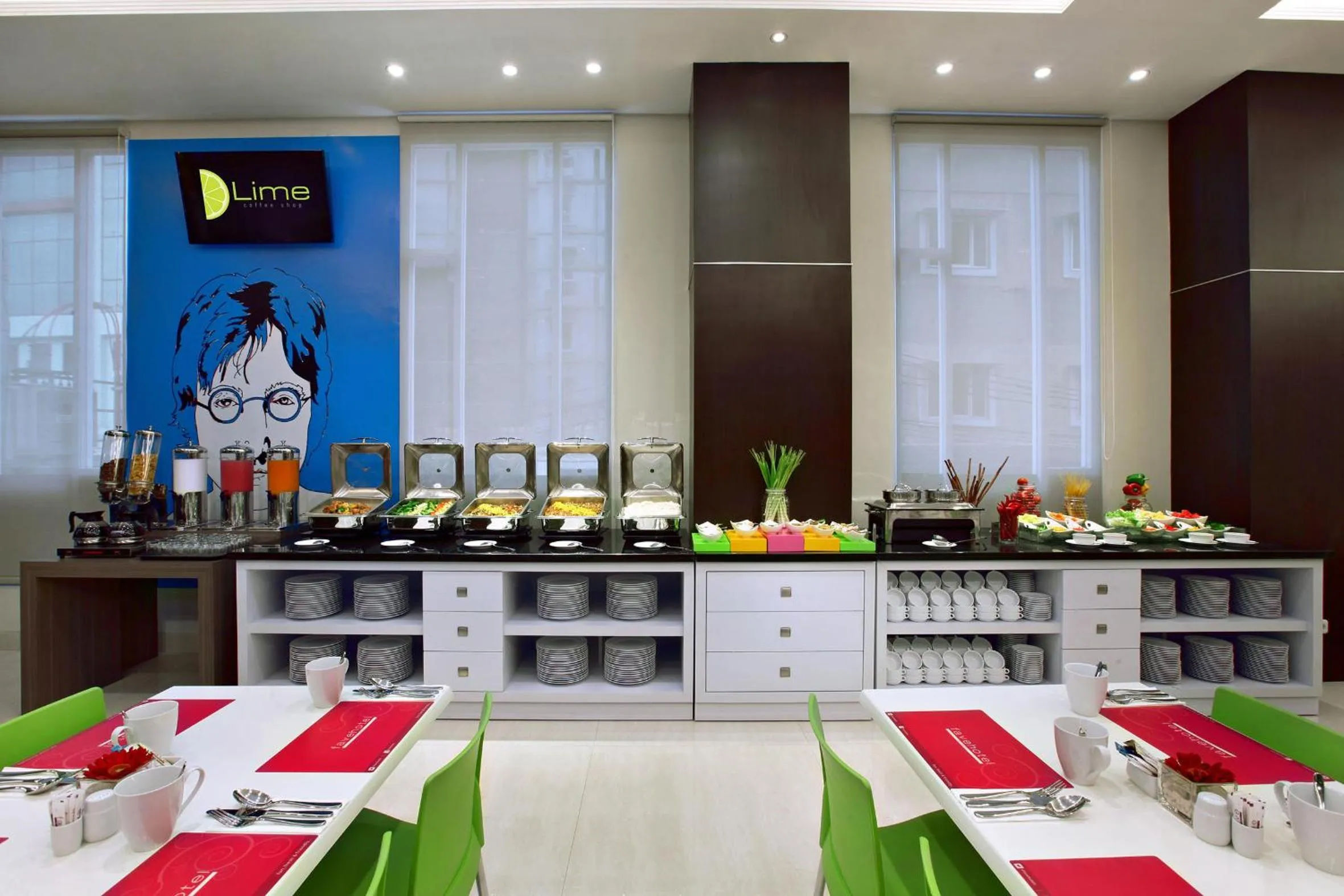 Restaurant/places to eat in favehotel Zainul Arifin