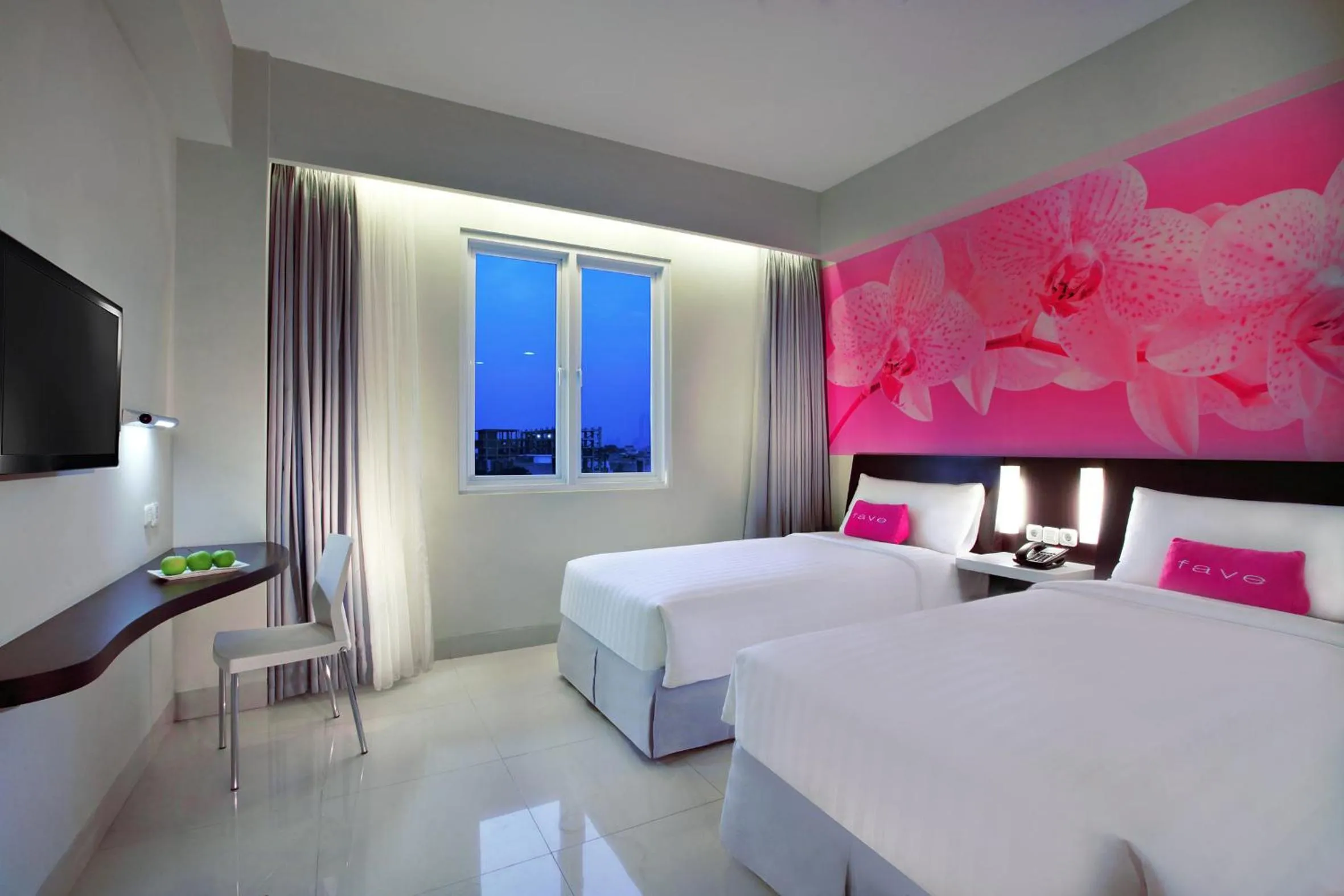 Bedroom, Bed in favehotel Zainul Arifin
