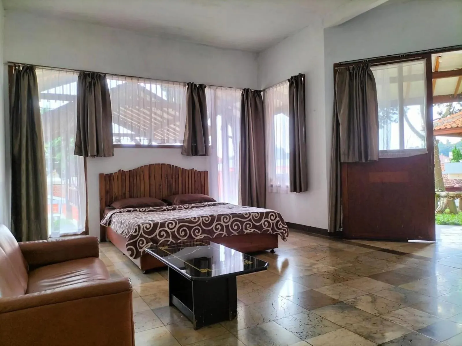 Bed in Nur Alam Hotel Lembang