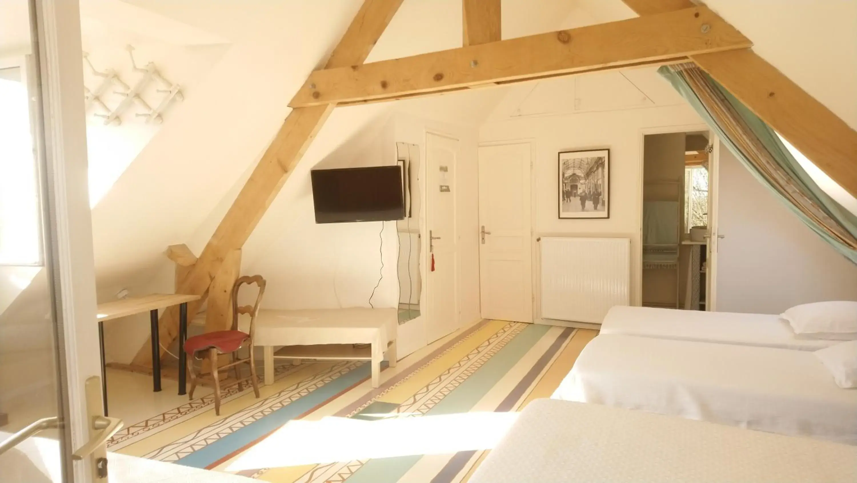 Family Room with Terrace in La Tonnelle de Vouvray Family Room with Terrace in La Tonnelle de Vouvray