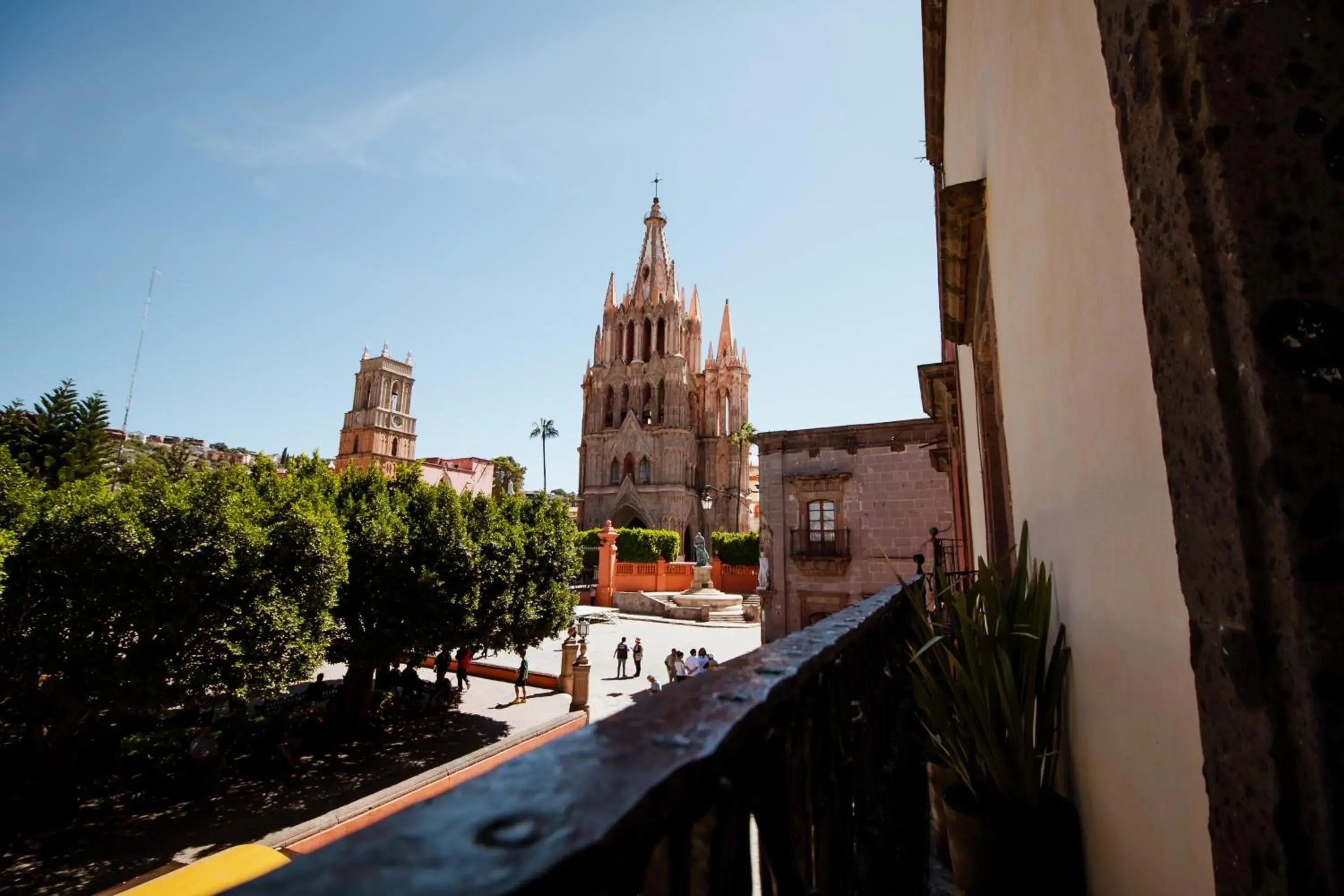 Suite with City View in Crisol - Frente a la Parroquia de San Miguel Arcángel Suite with City View in Crisol - Frente a la Parroquia de San Miguel Arcángel