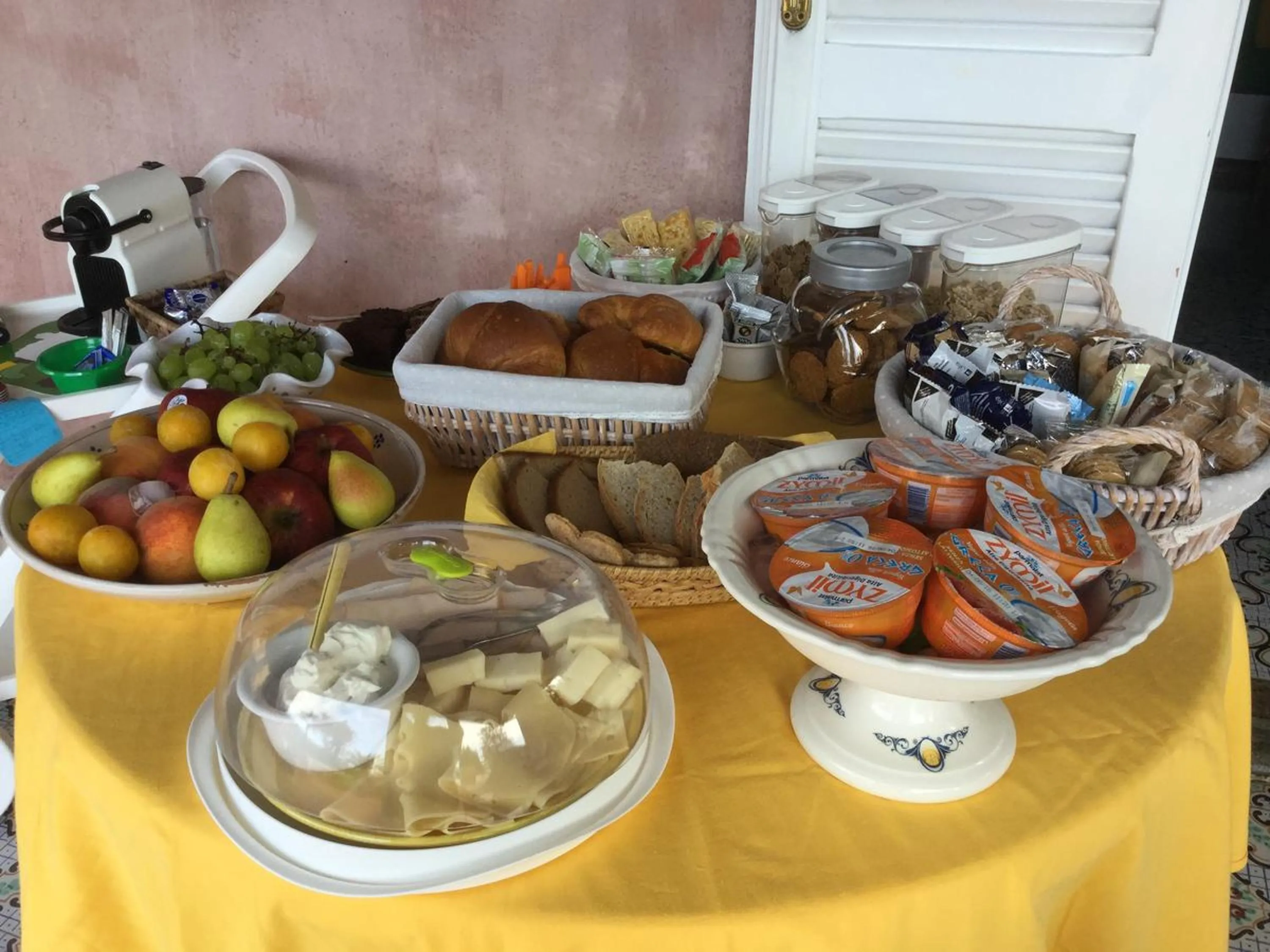 Buffet breakfast in B&B Le Tre Casette