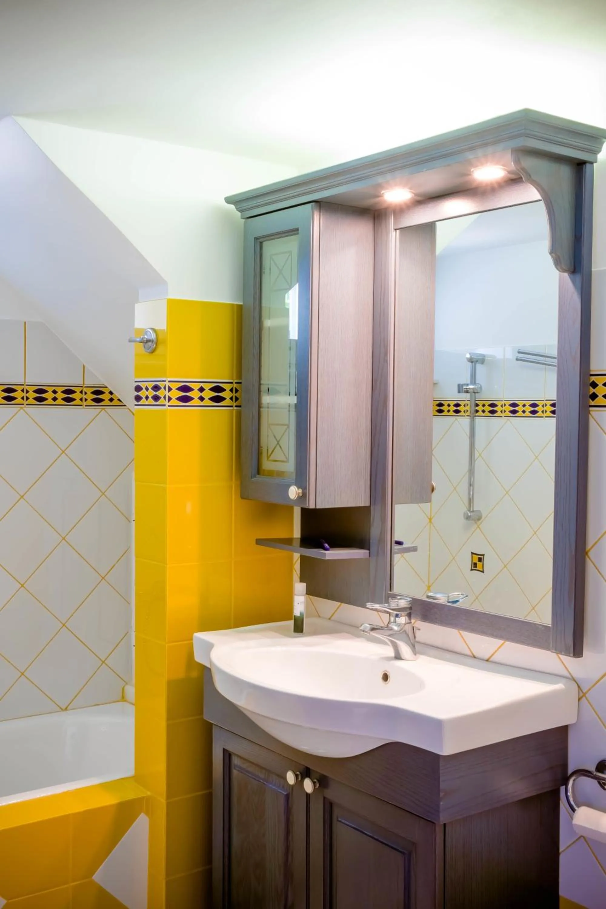 Toilet in Montana Villa