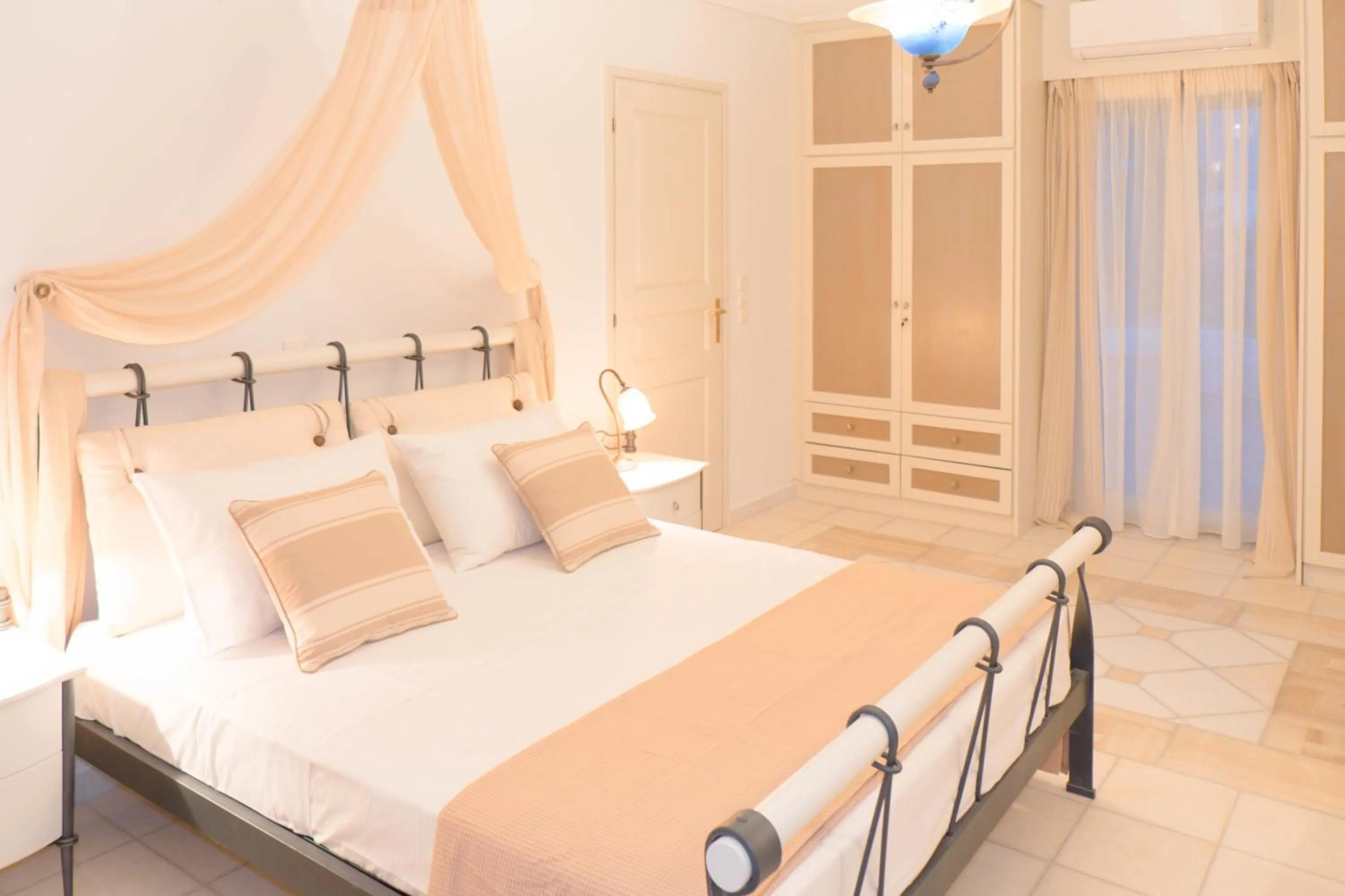 Bed in Montana Villa