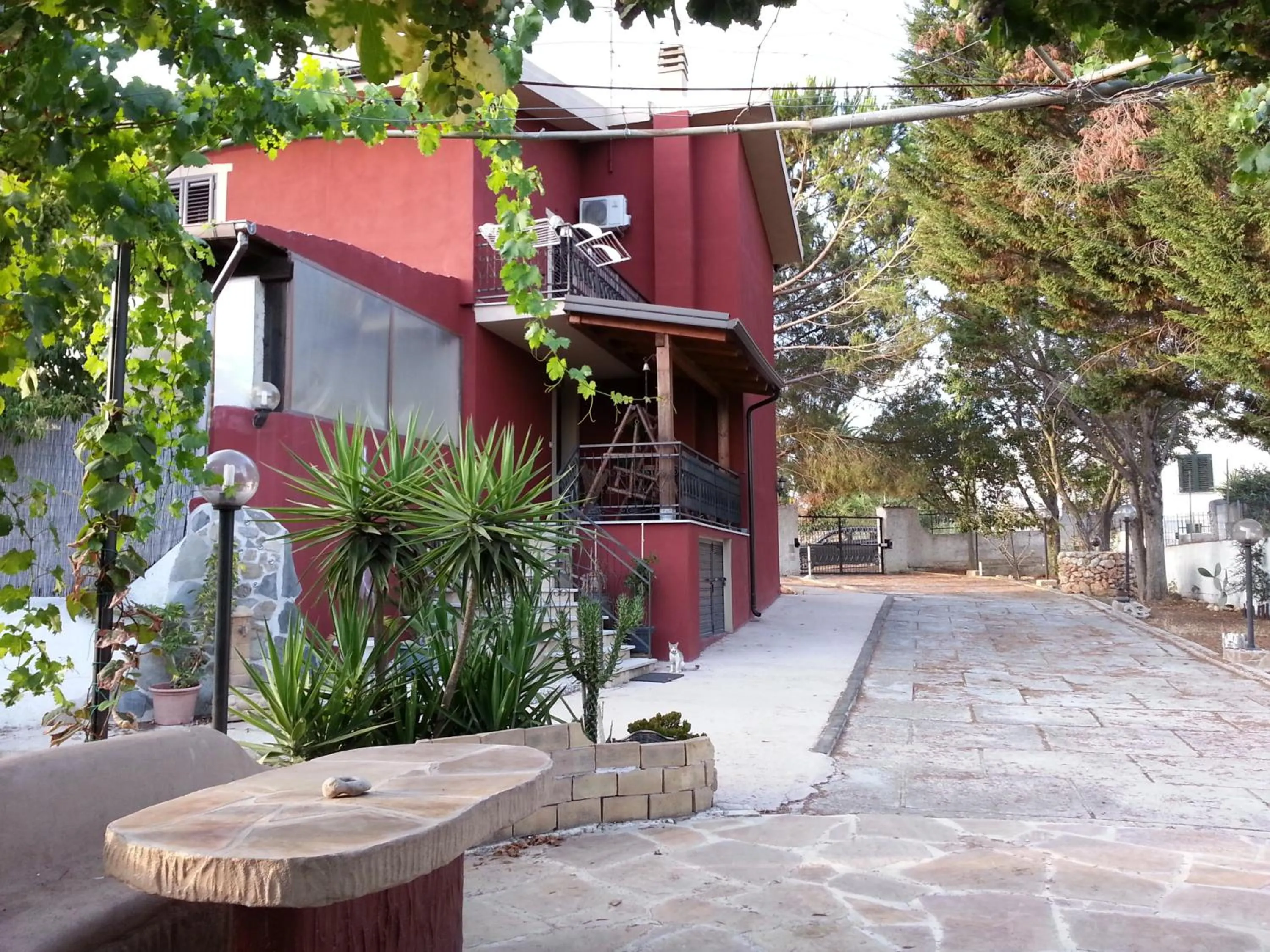 Facade/entrance in B&B Antica Botte Sassari