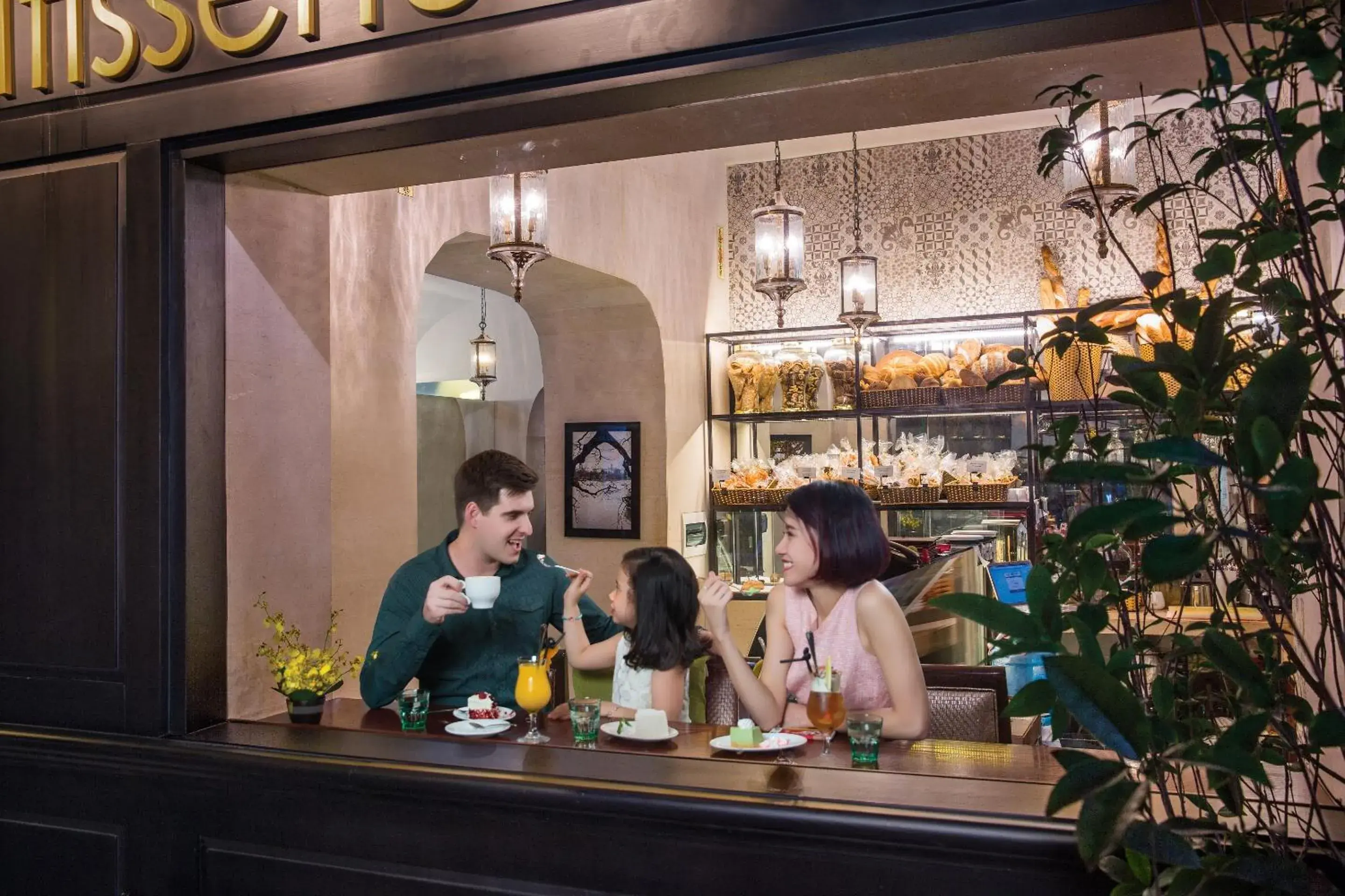 Lounge or bar in Silk Path Boutique Hanoi Lounge or bar in Silk Path Boutique Hanoi