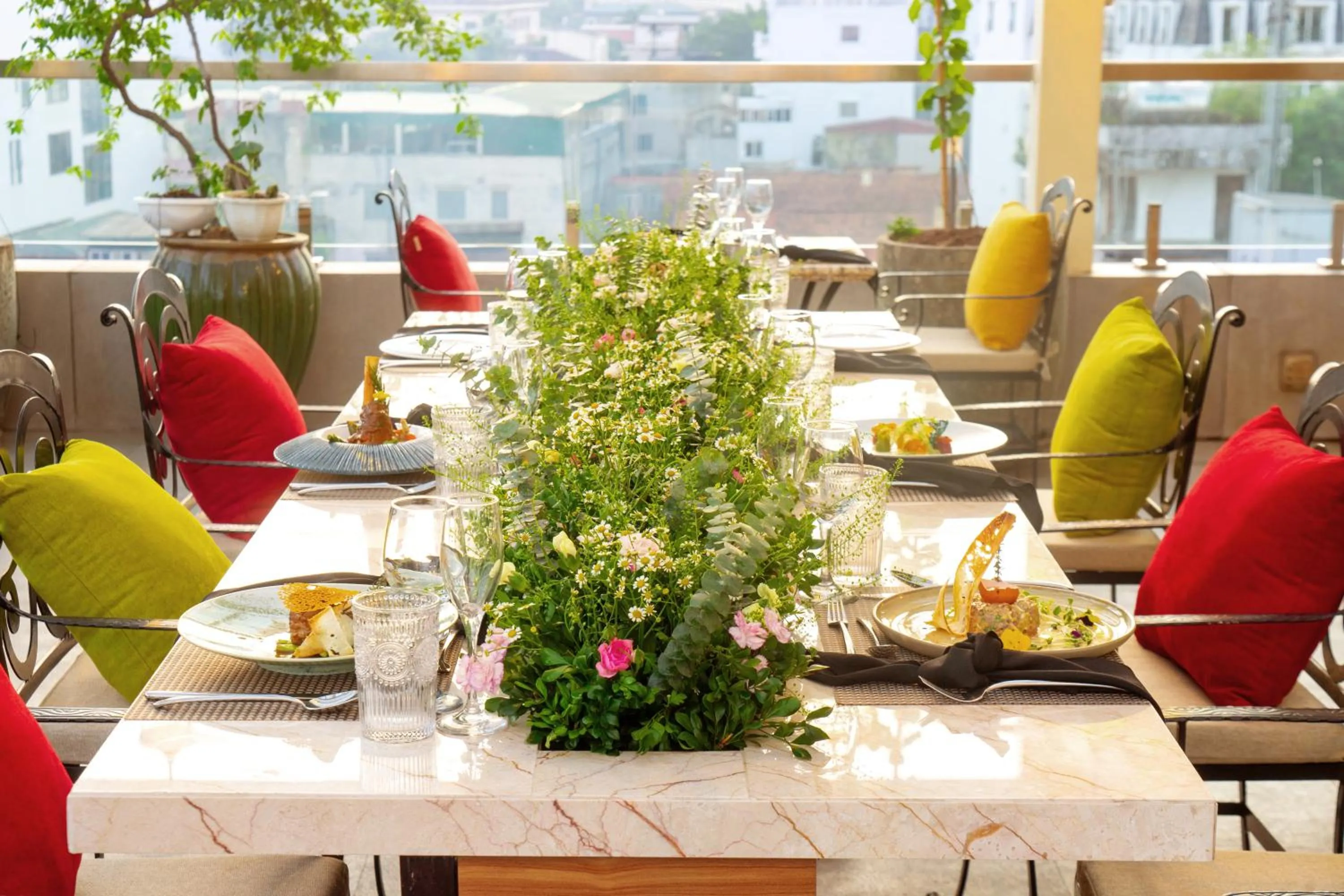 Restaurant/places to eat in Silk Path Boutique Hanoi