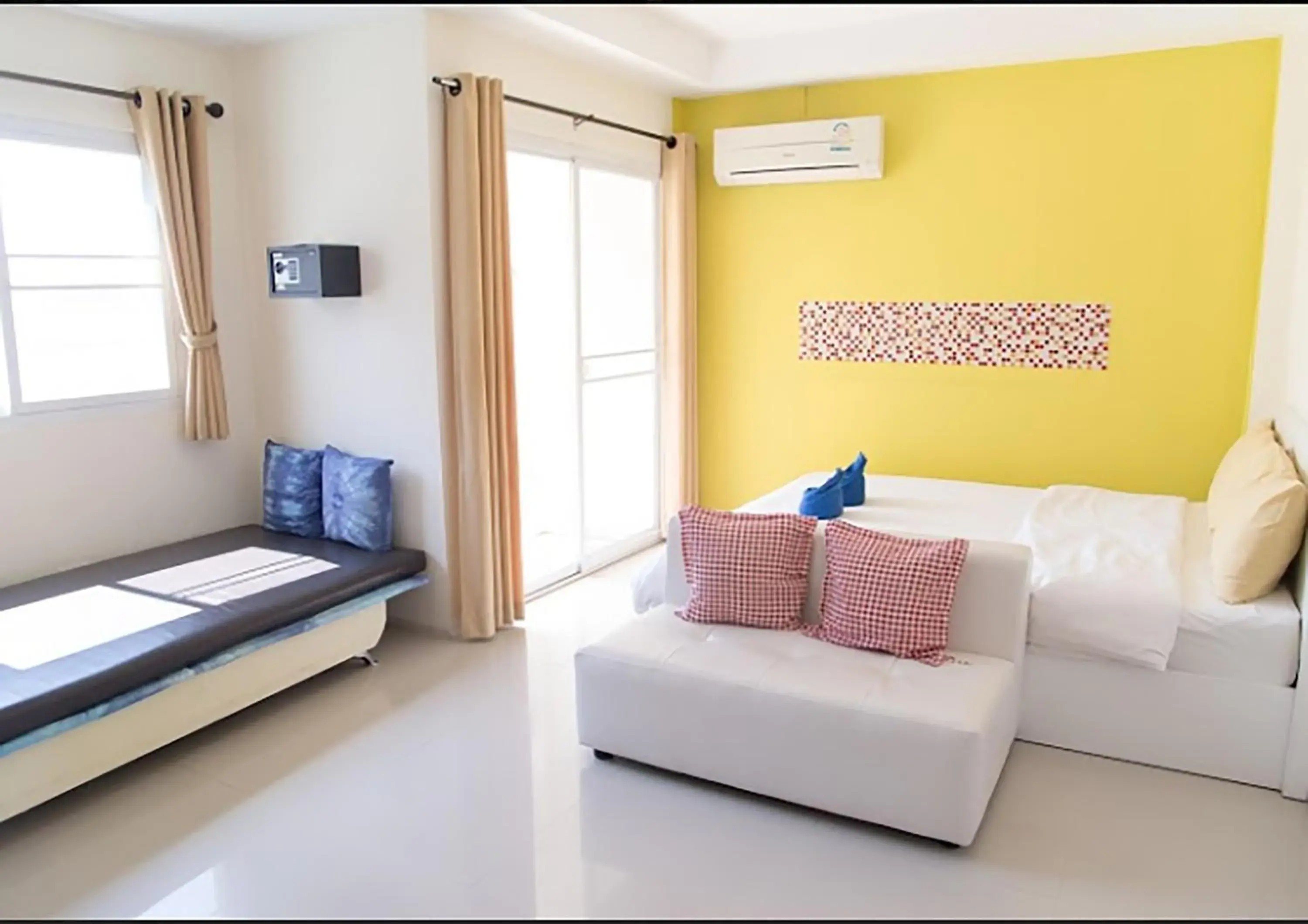 Seating area, Bed in Lotus Suite Hua Hin Seating area, Bed in Lotus Suite Hua Hin