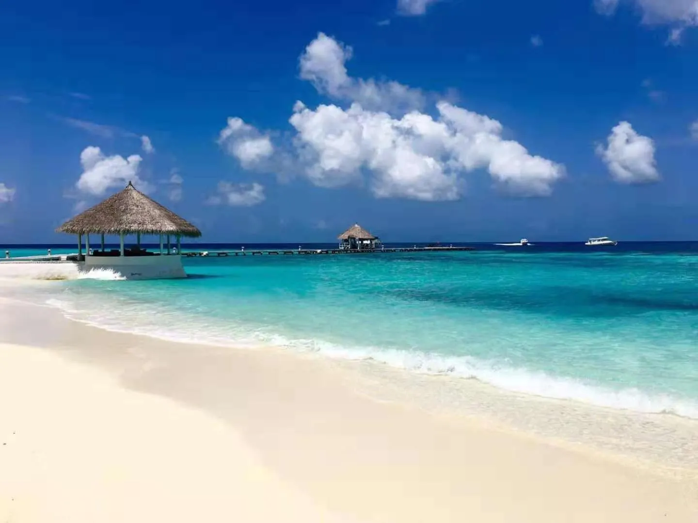 Beach in Eriyadu Island Resort