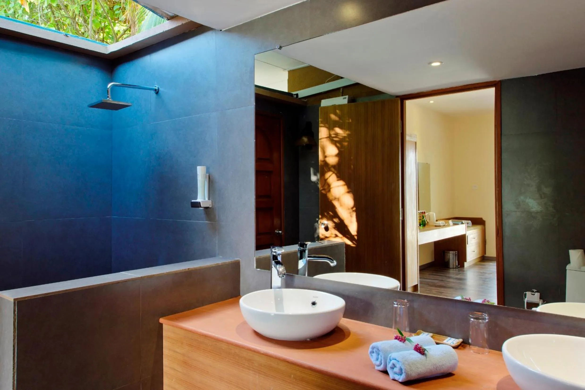 Bathroom in Eriyadu Island Resort