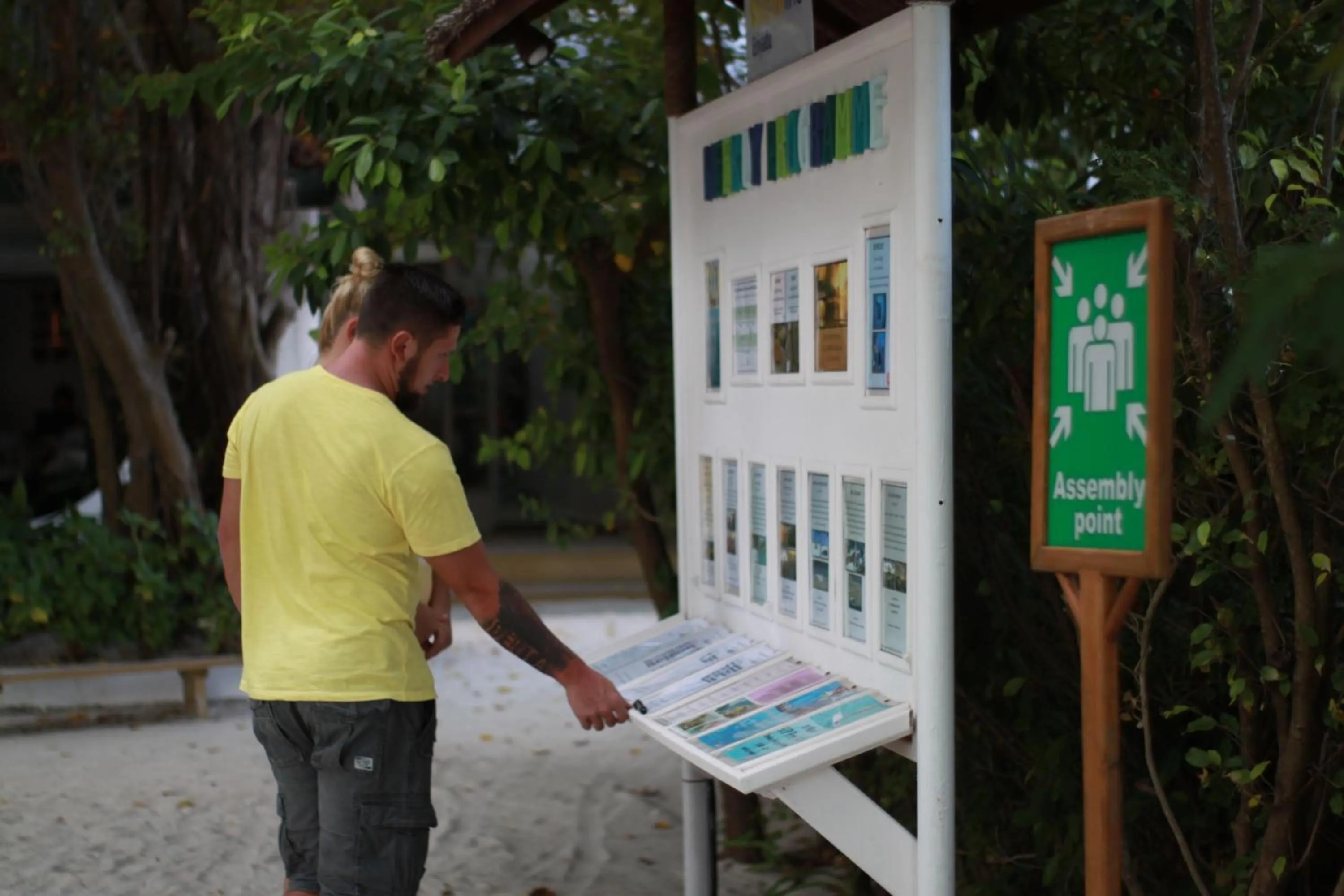 People in Eriyadu Island Resort