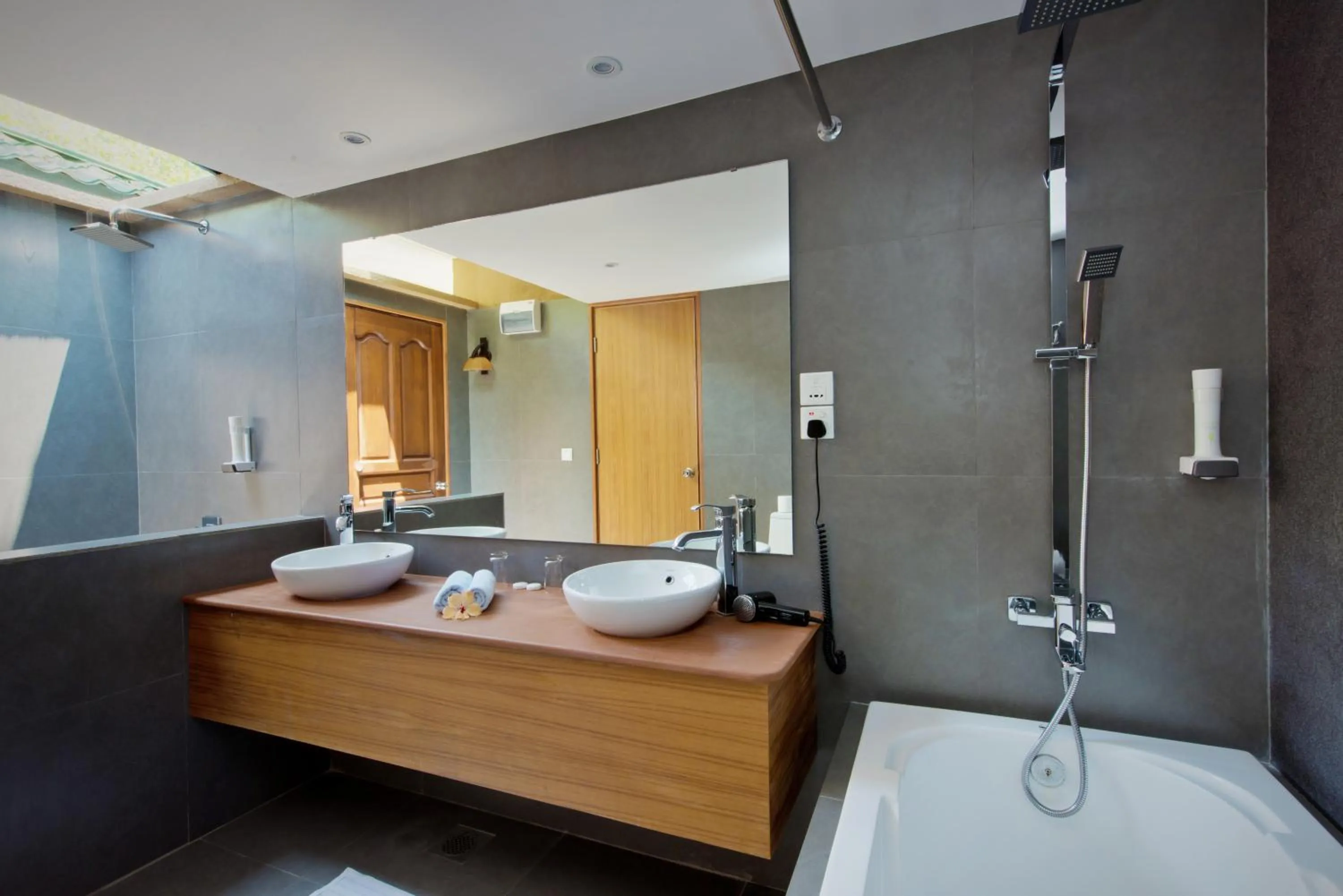 Bathroom in Eriyadu Island Resort
