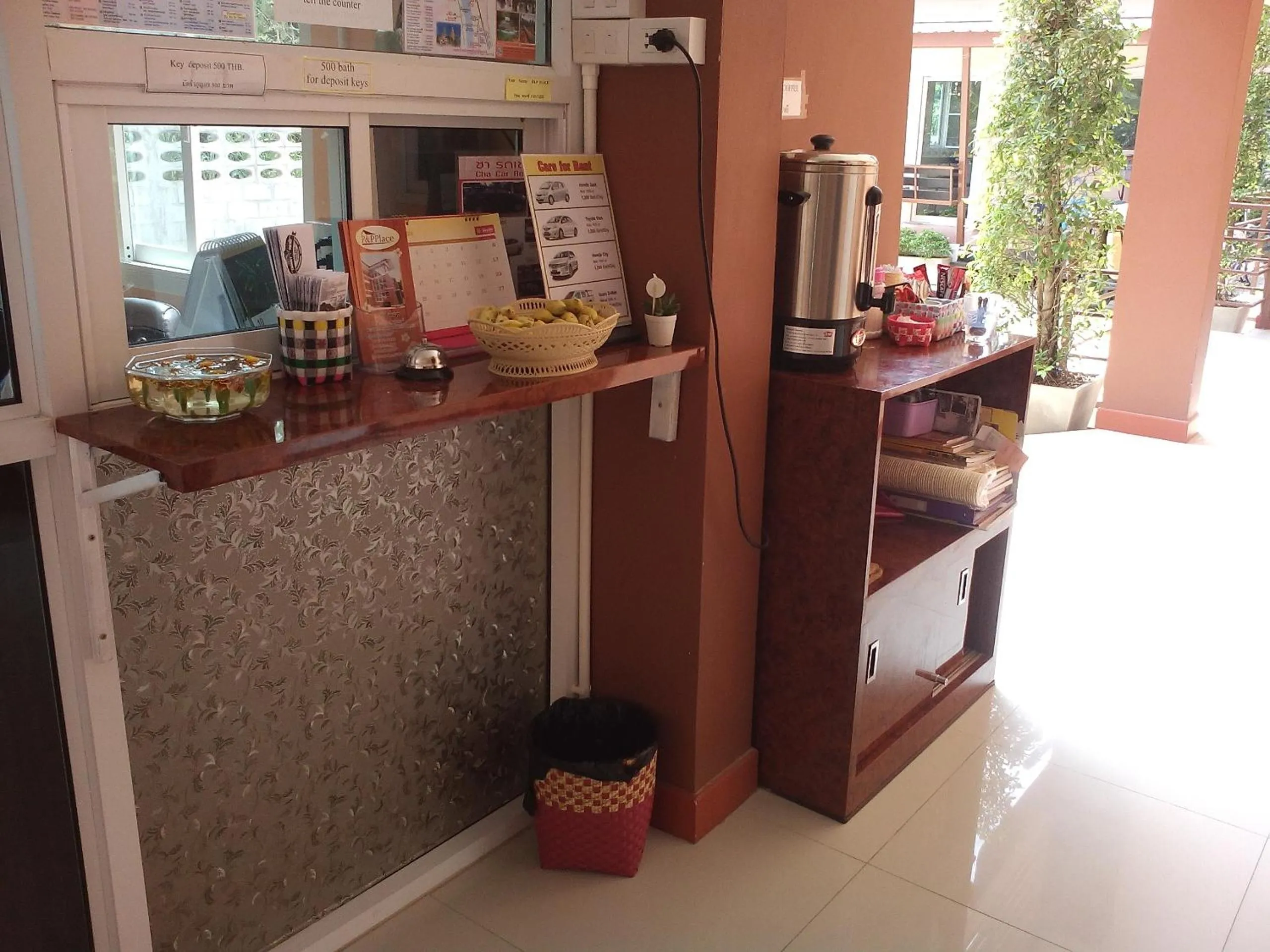 Coffee/tea facilities in P and P Place