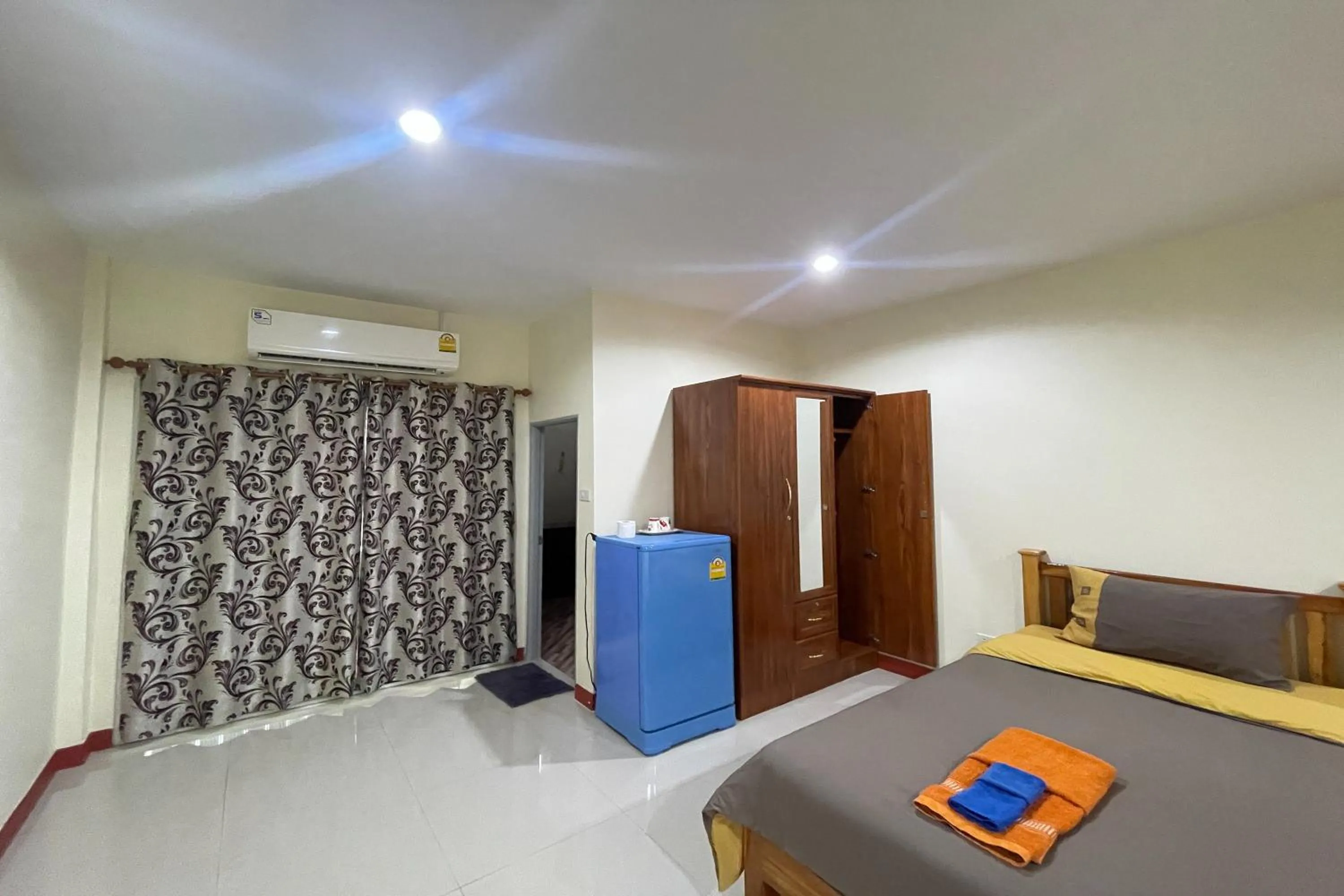 Bedroom, Bed in P&P Place