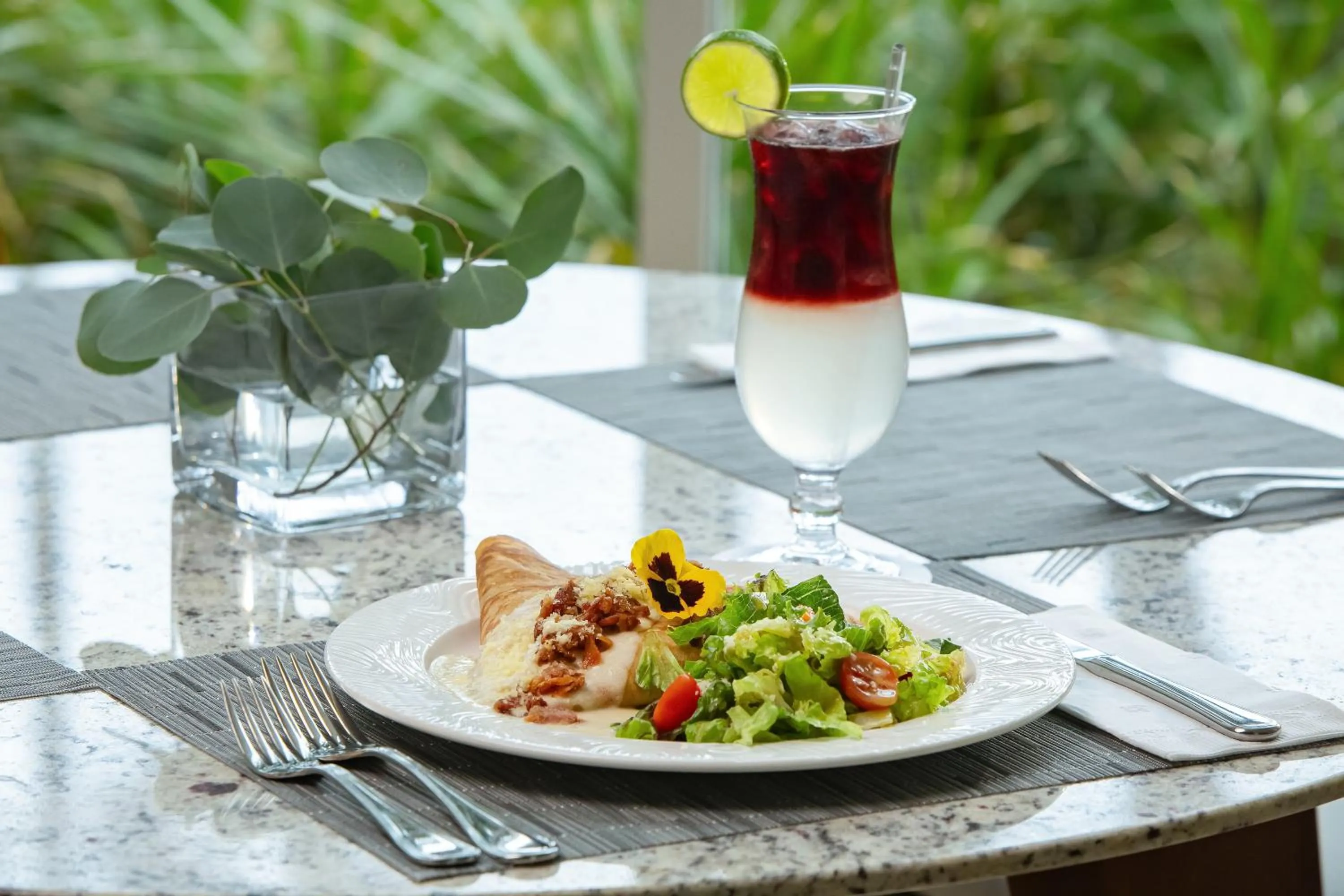 Food in Grand Ocean Breeze Acapulco