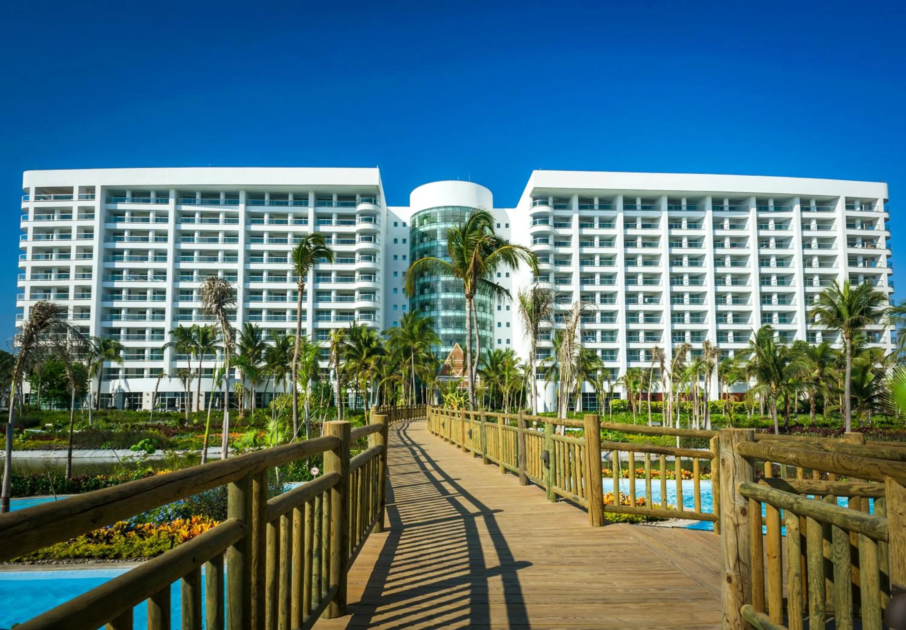 Property building in Grand Ocean Breeze Acapulco