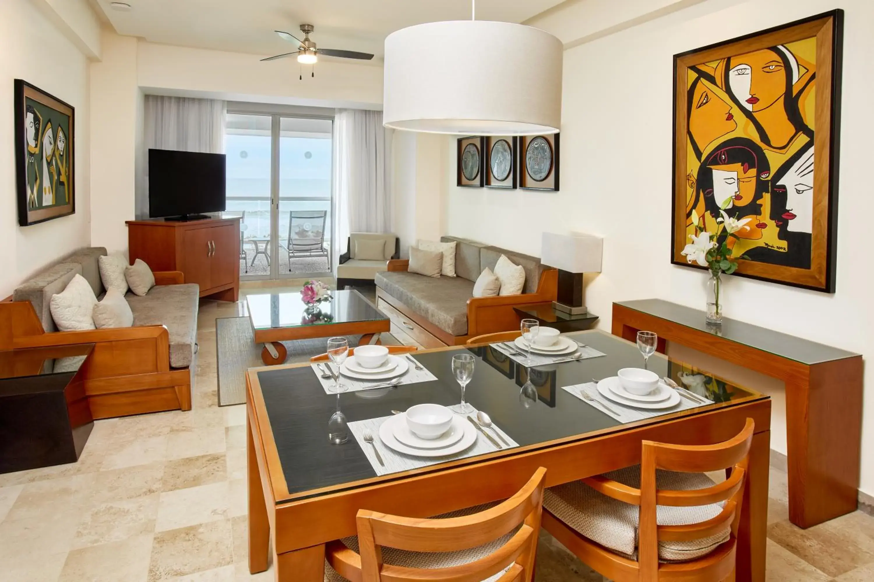 Two-Bedroom Suite in Grand Ocean Breeze Acapulco Two-Bedroom Suite in Grand Ocean Breeze Acapulco