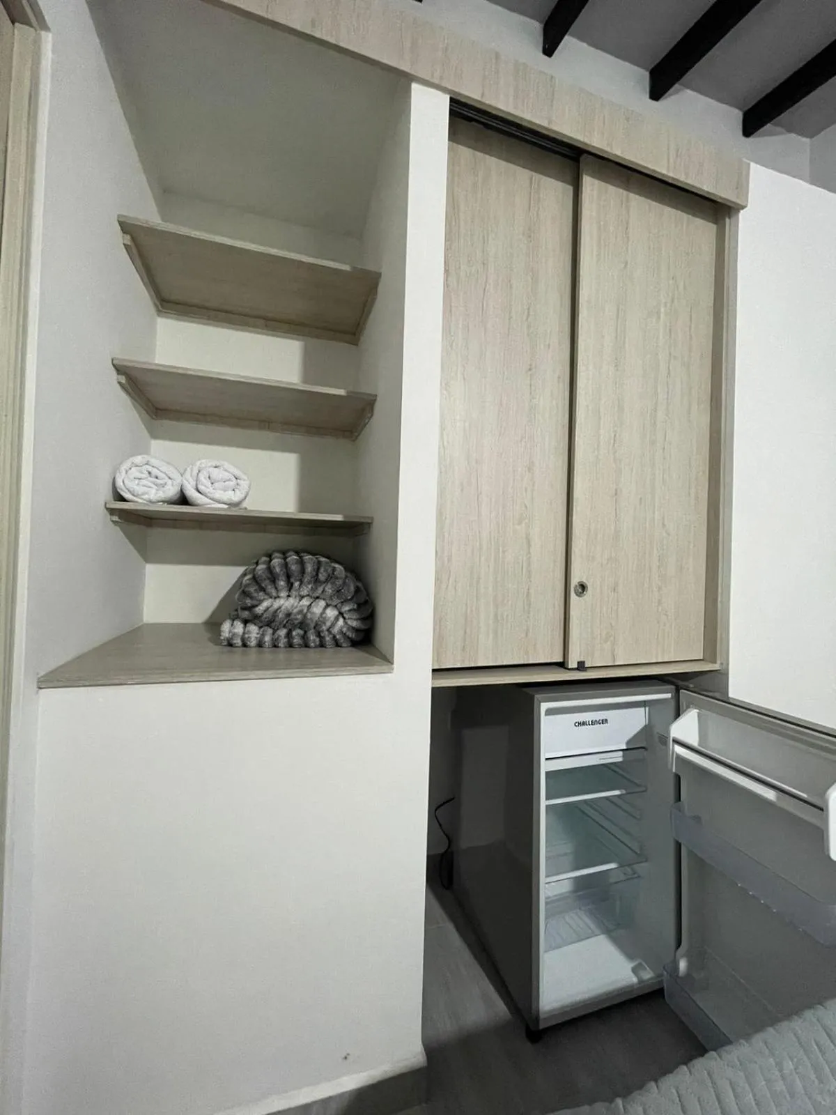 wardrobe in Hotel boutique Olaya 54