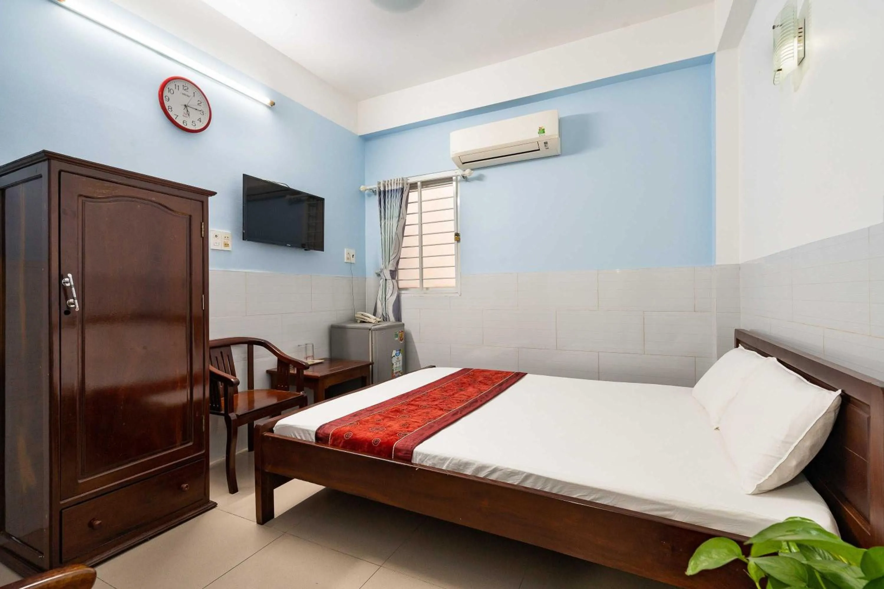 Bedroom, Bed in Collection O Hai Thanh Ba - Binh Thanh District