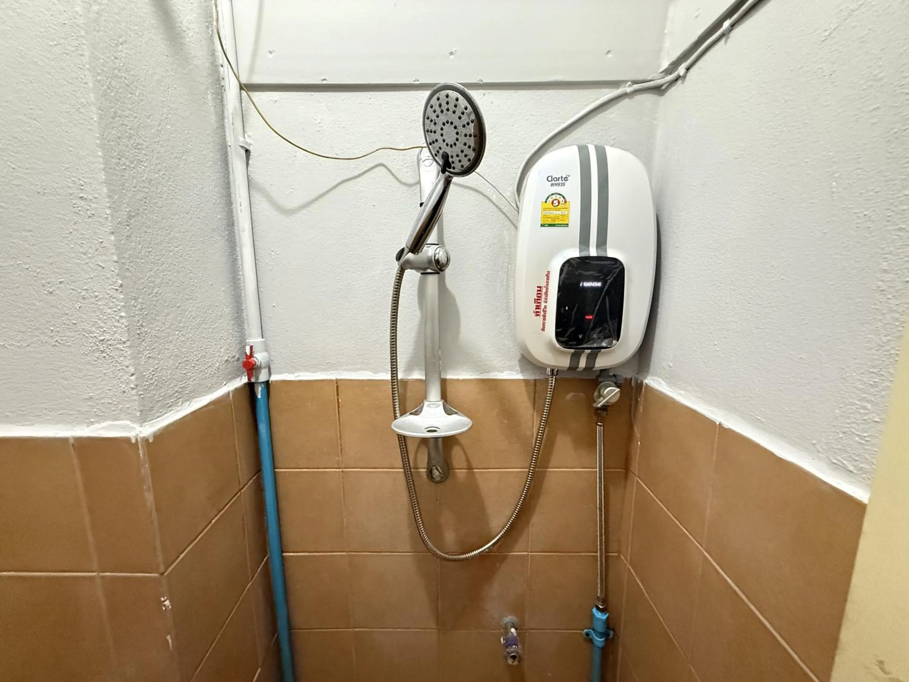 Bathroom in Happyland Guesthouse