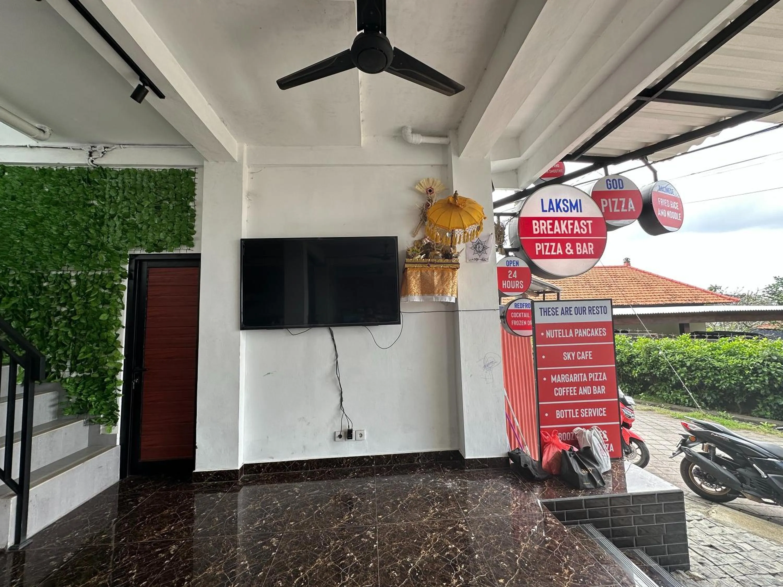 Area and facilities in Sky Apartments and Suites