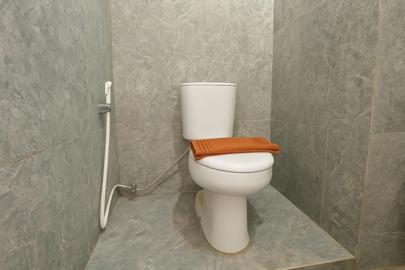 Toilet in Lume Stay by Sinergi