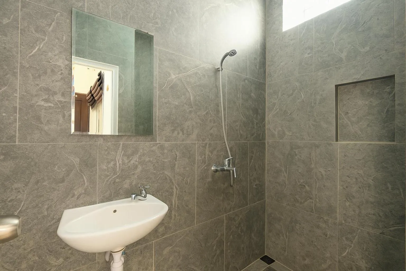 Shower in Lume Stay by Sinergi
