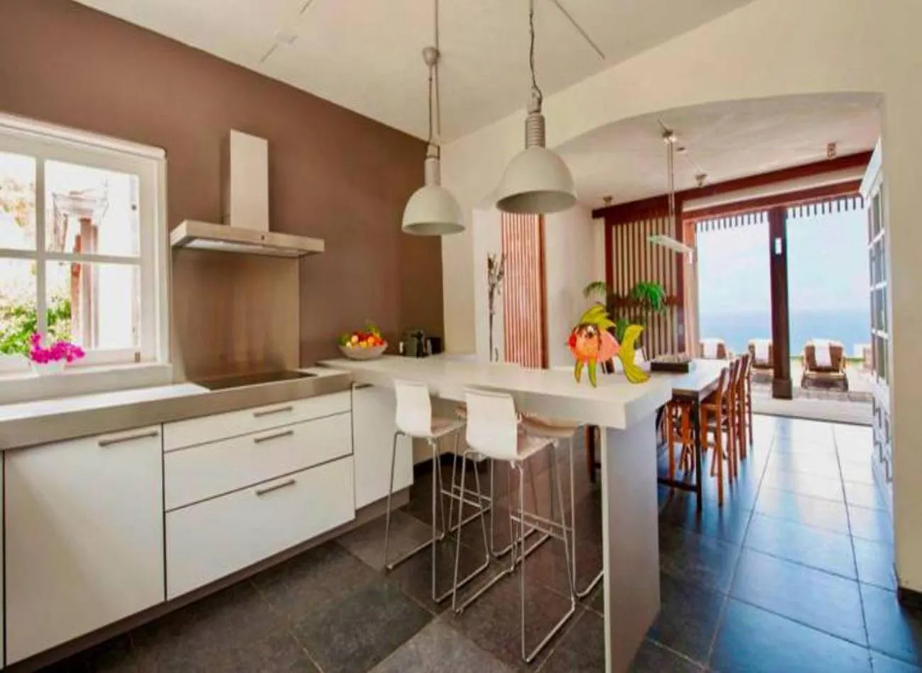 Dining area in Whale Tails Island Suites & Villas