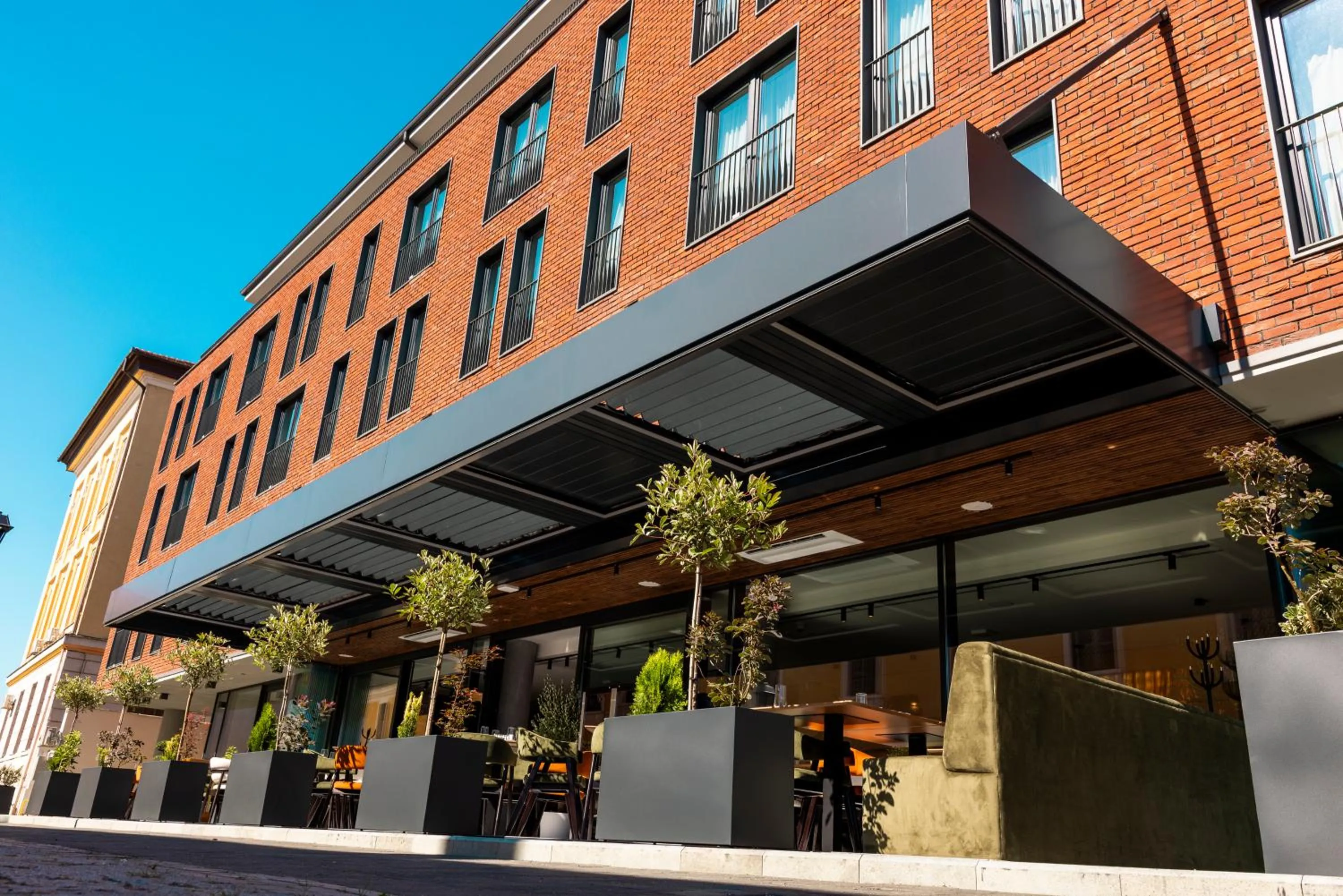 Restaurant/places to eat in ONE Hotel