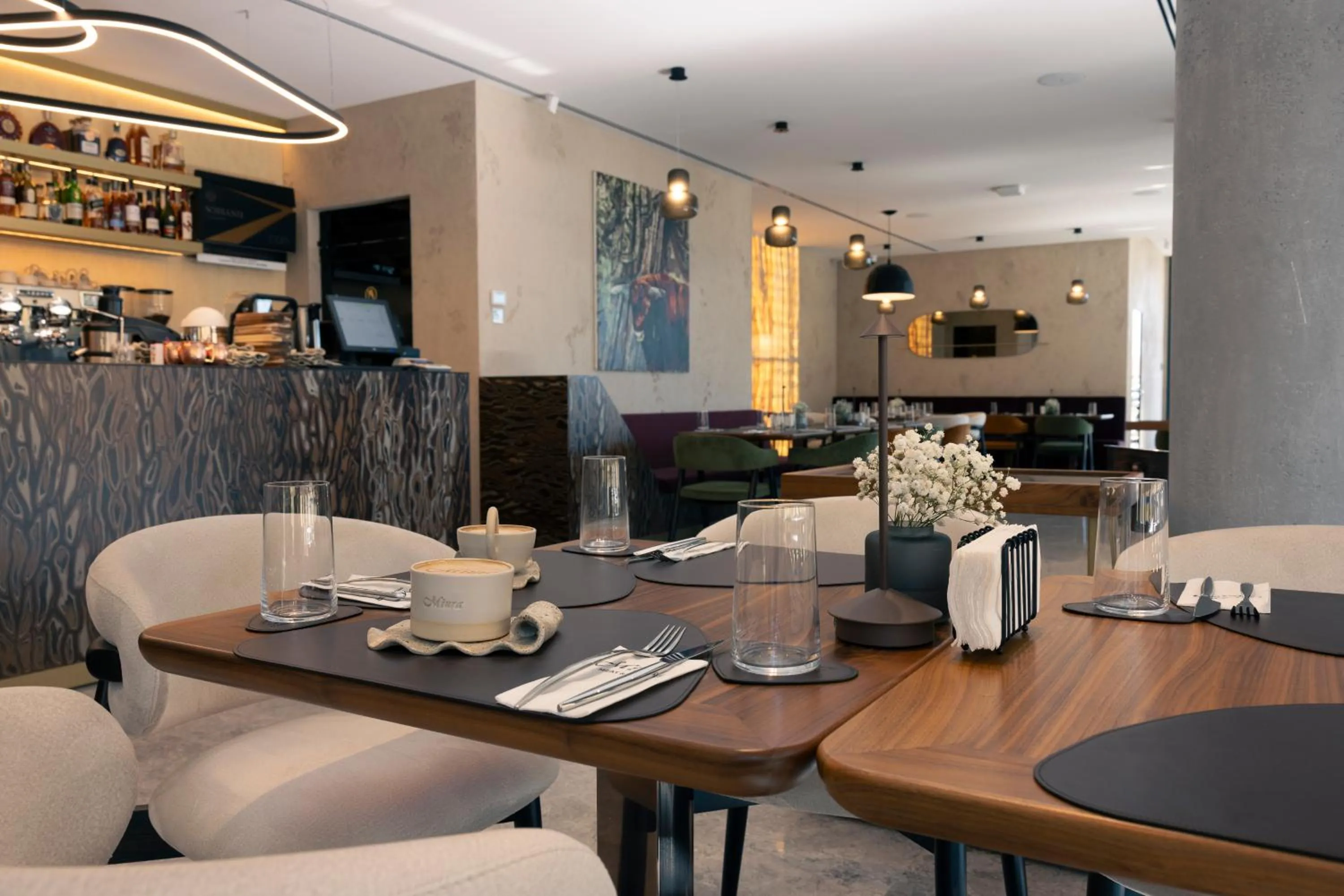 Restaurant/places to eat in ONE Hotel
