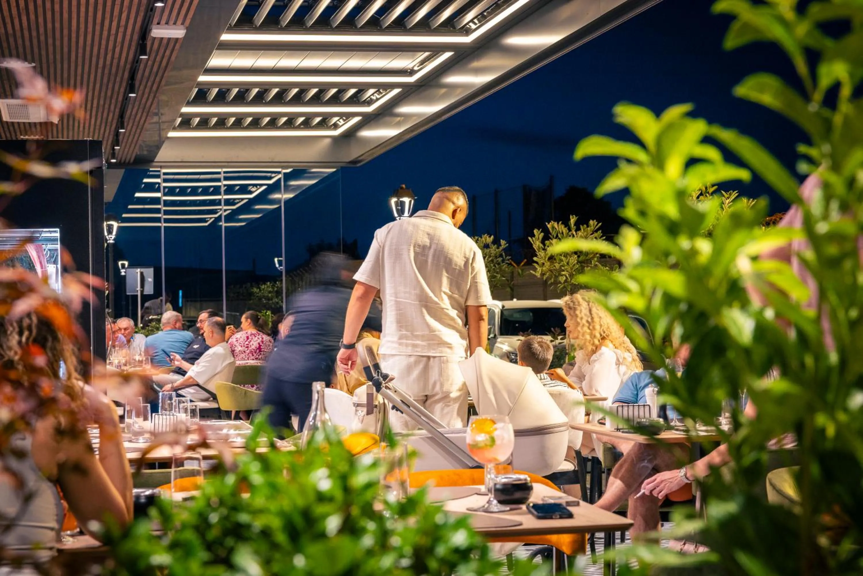 Restaurant/places to eat in ONE Hotel