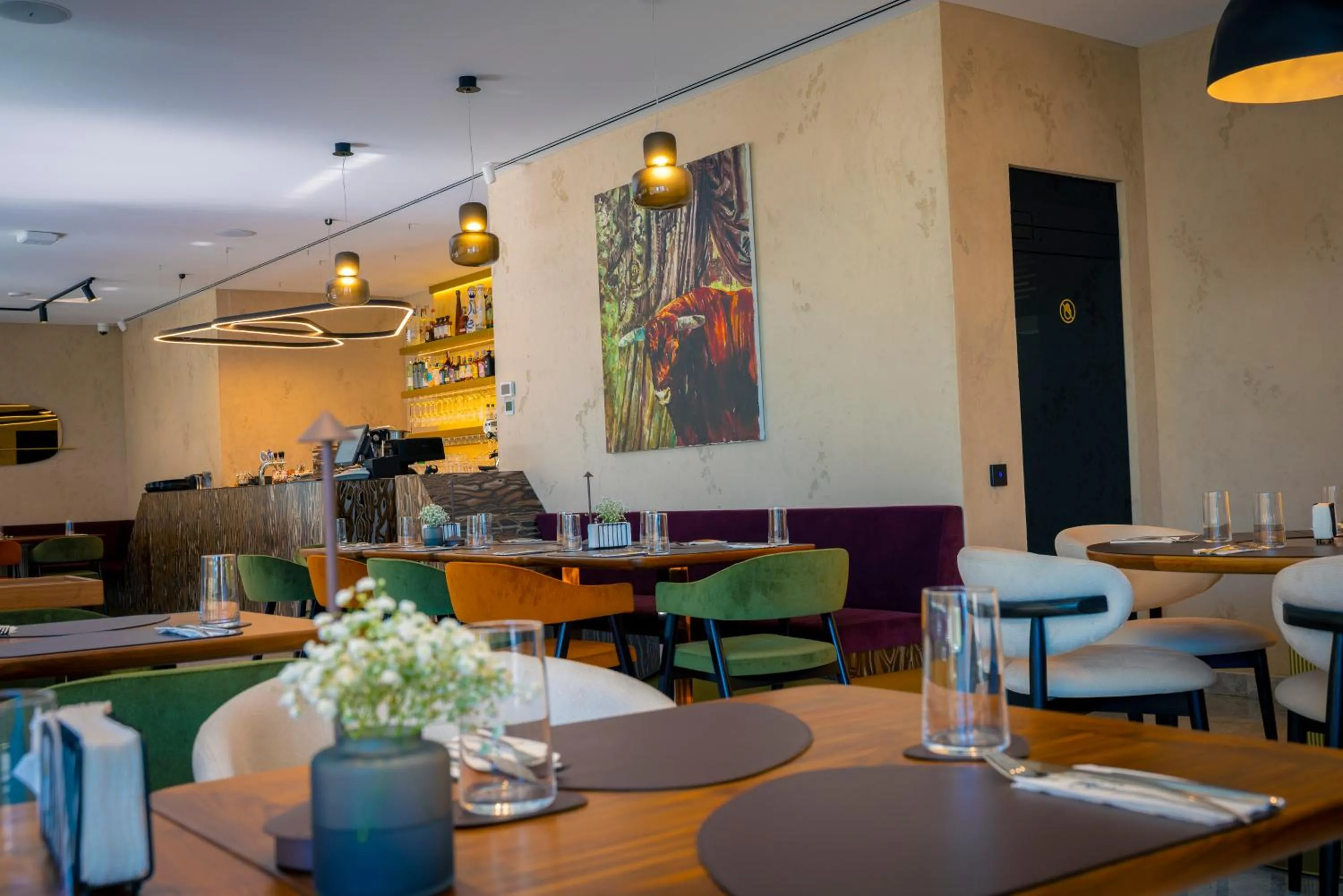 Restaurant/places to eat in ONE Hotel