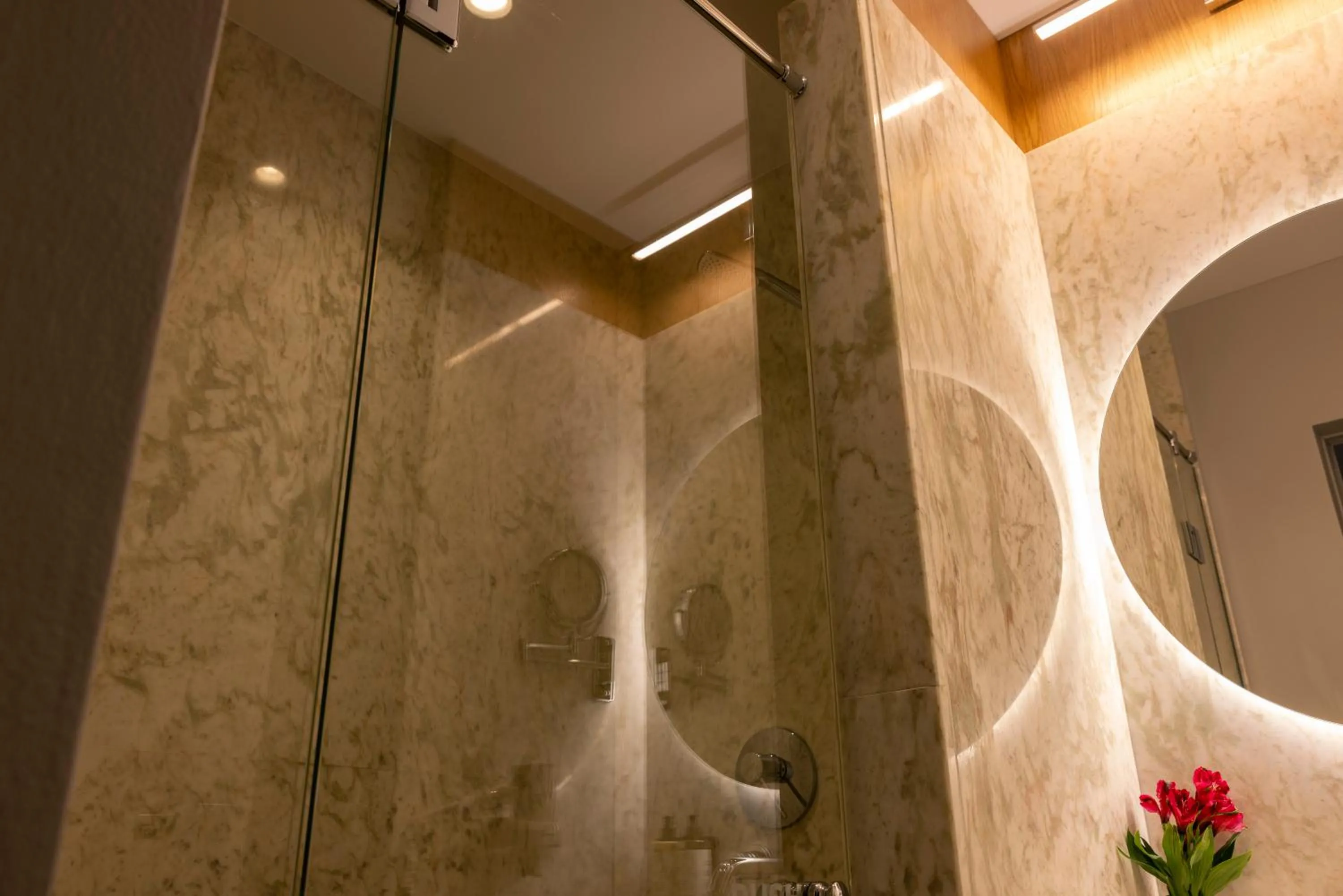 Shower in ONE Hotel