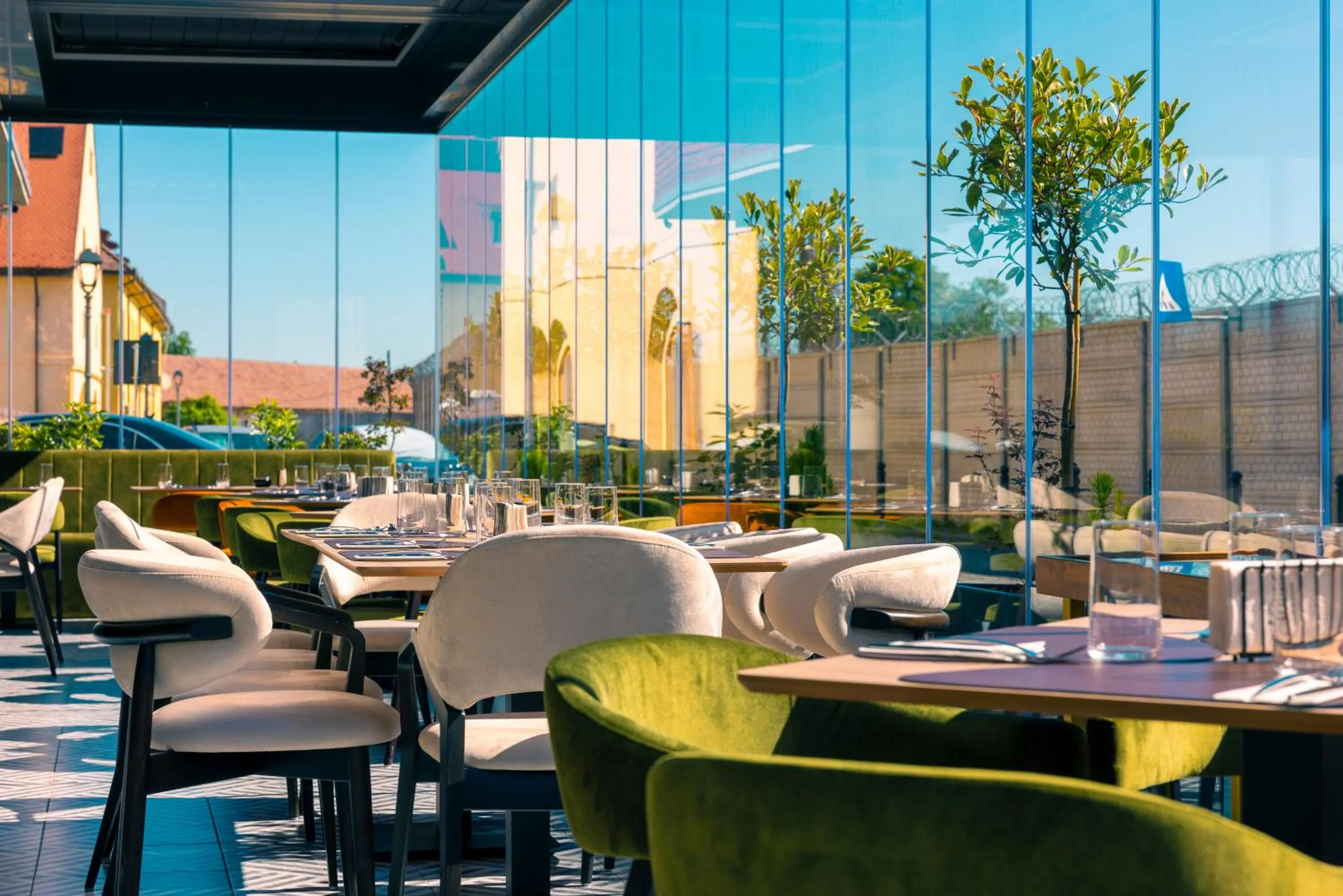 Restaurant/places to eat in ONE Hotel