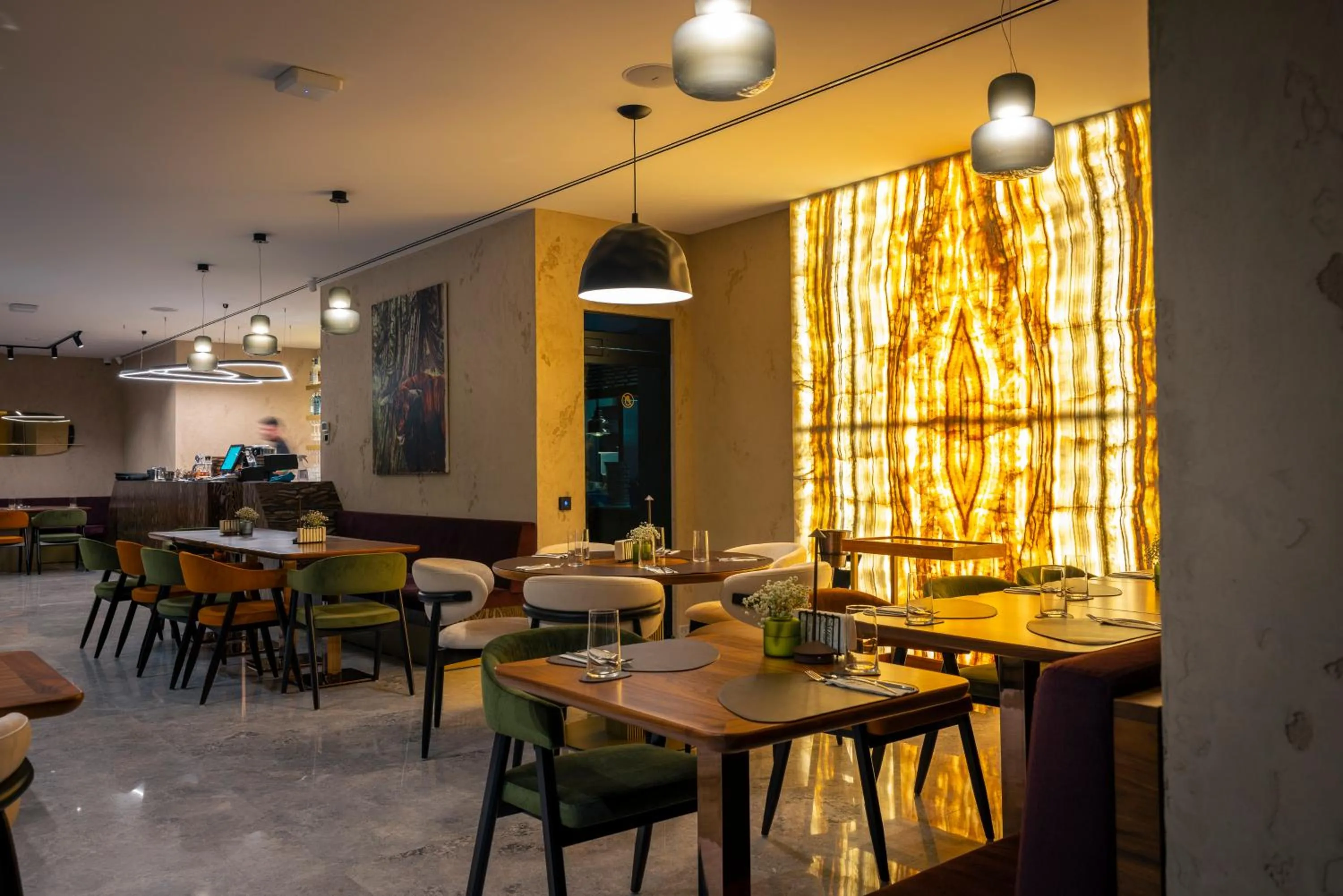Restaurant/places to eat in ONE Hotel