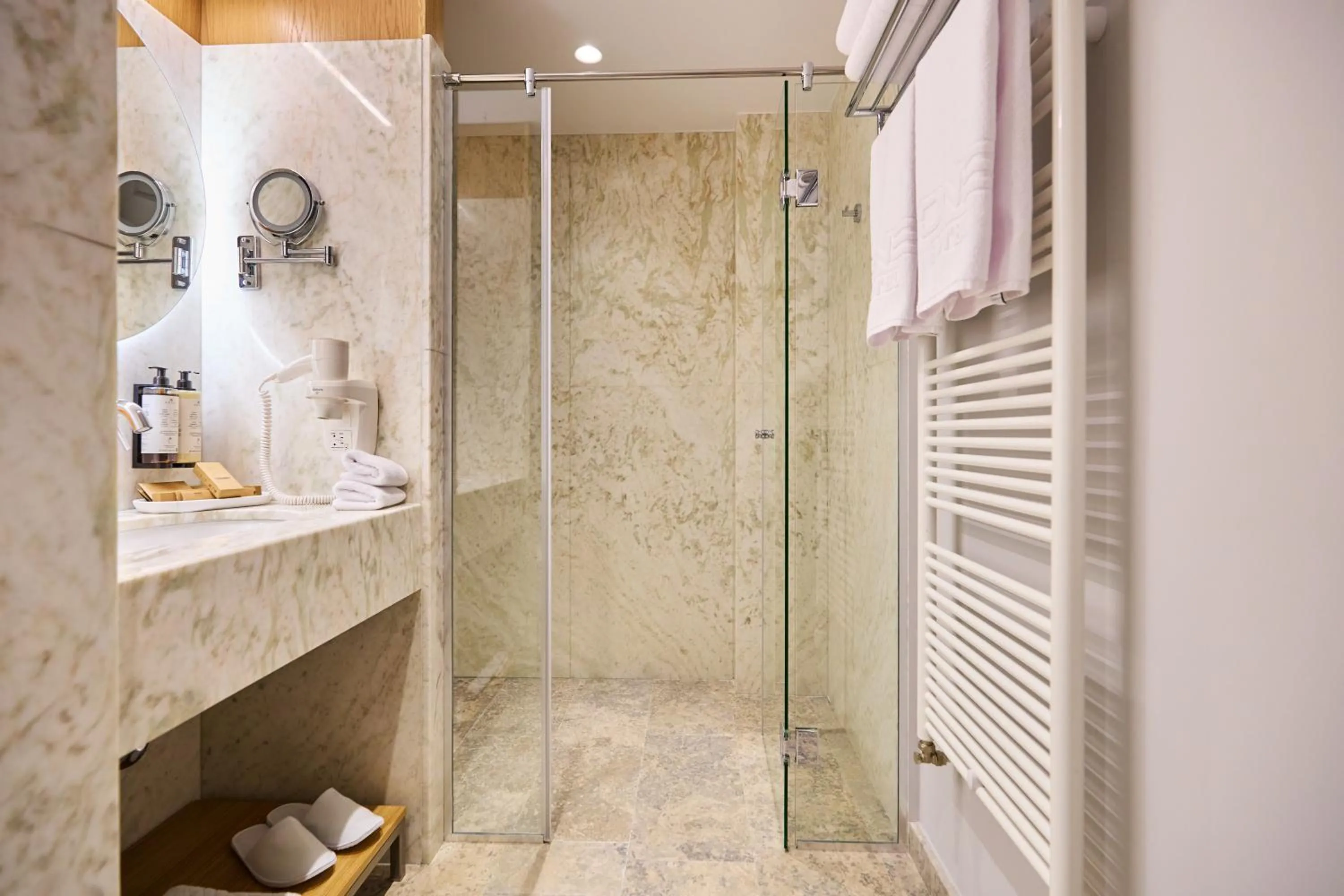 Shower in ONE Hotel