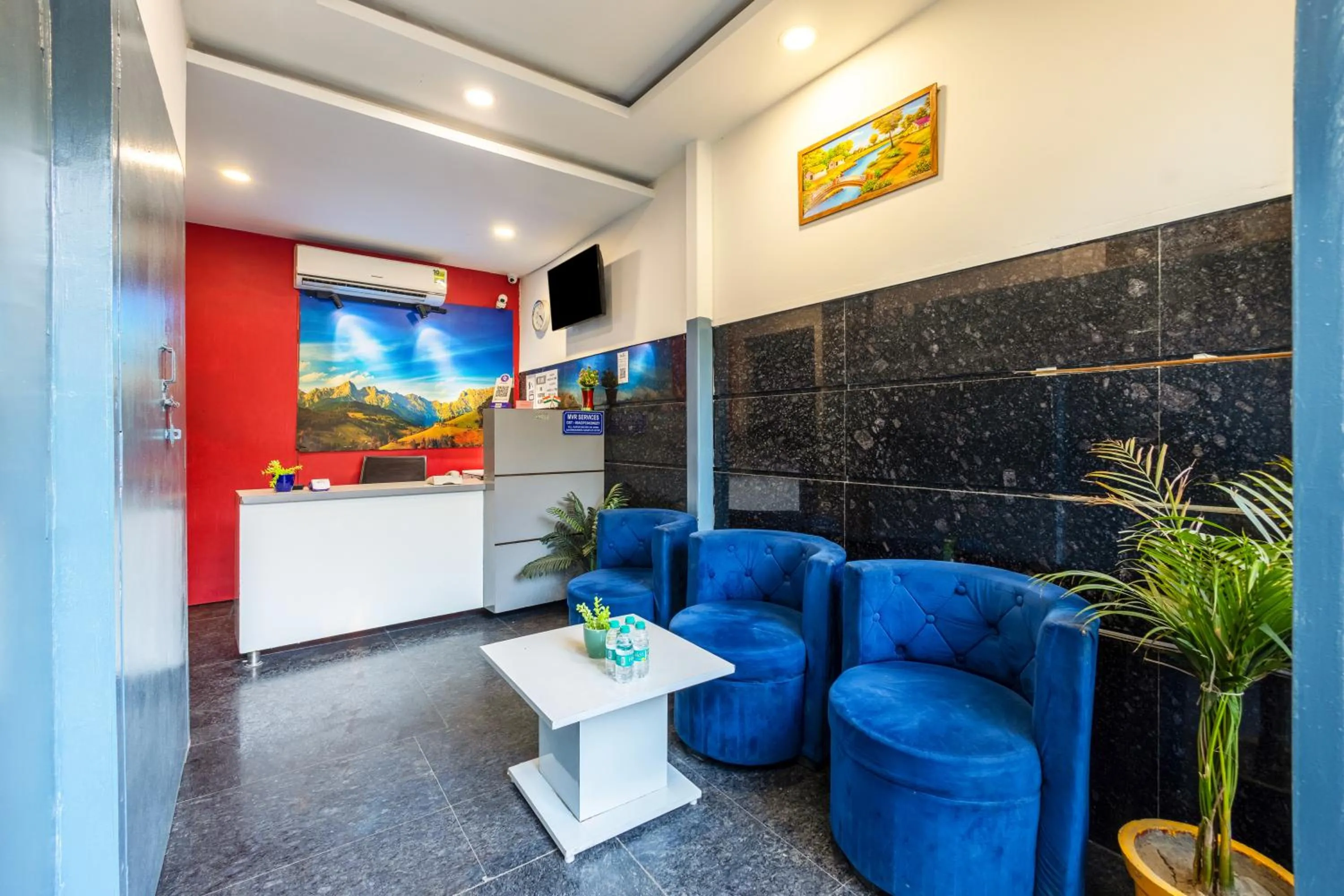 Lobby or reception in The Metro Stay by ASPL