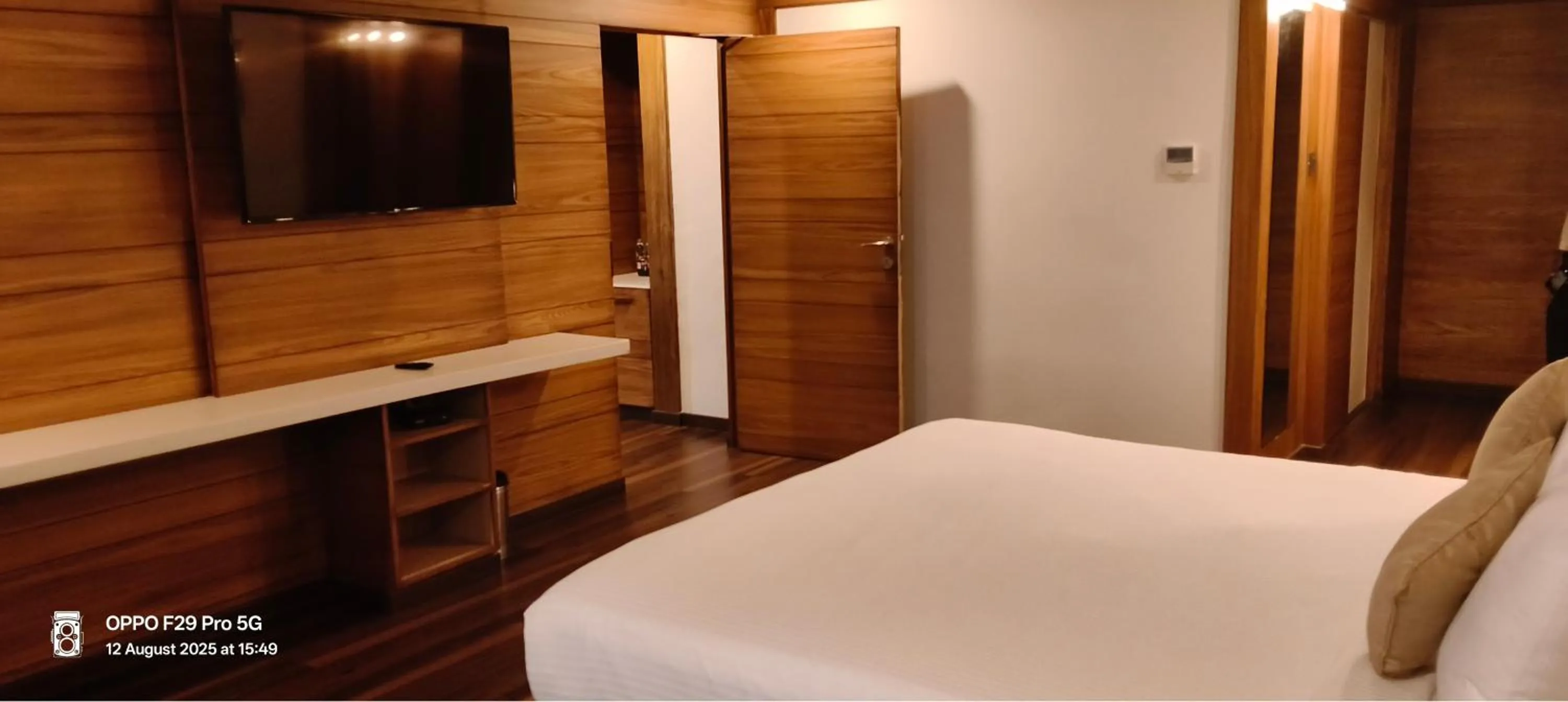 TV and multimedia, Bed in Royal Ritis Hubballi