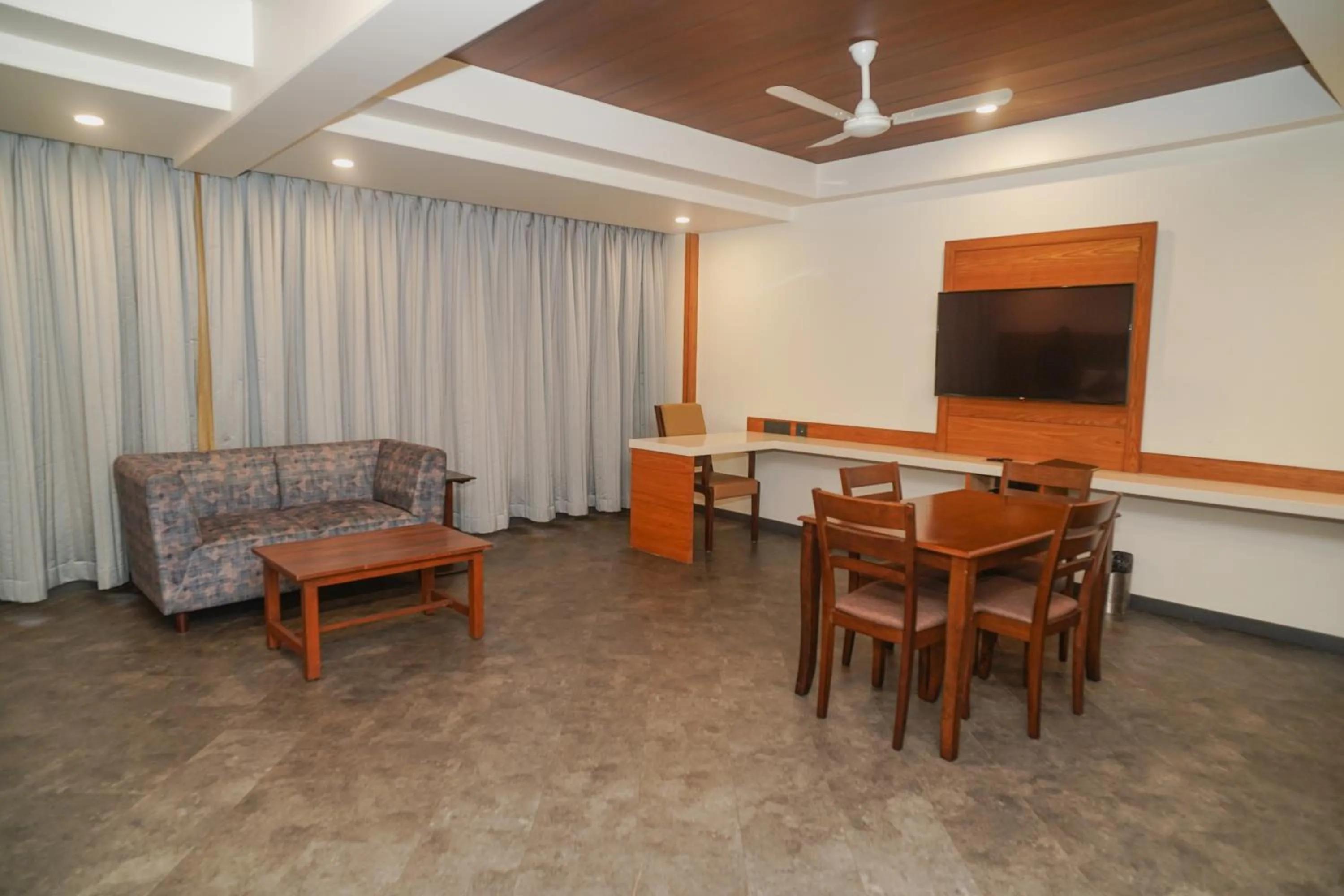 TV and multimedia in Royal Ritis Hubballi