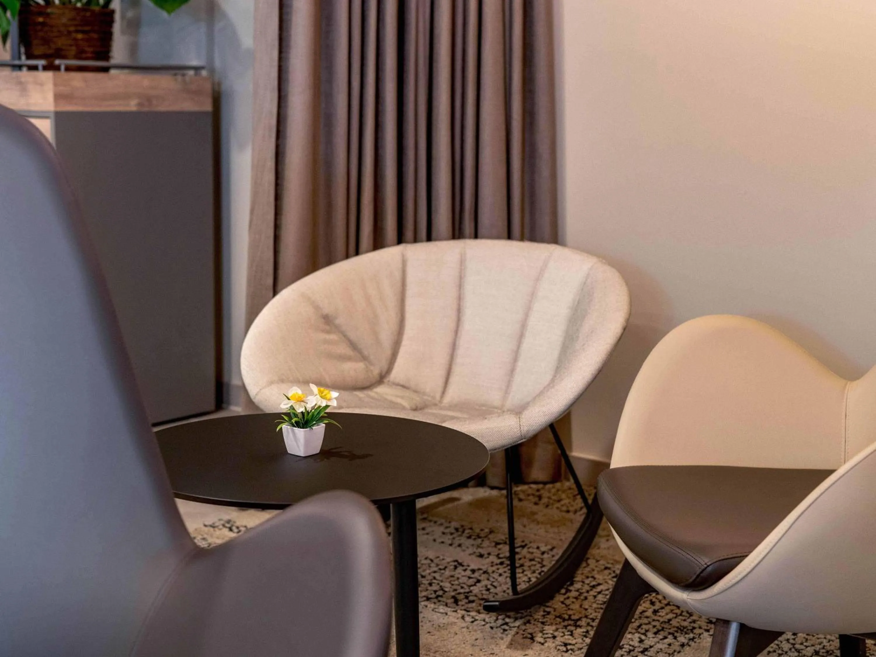 Lobby or reception in B&B HOTEL Klagenfurt-City