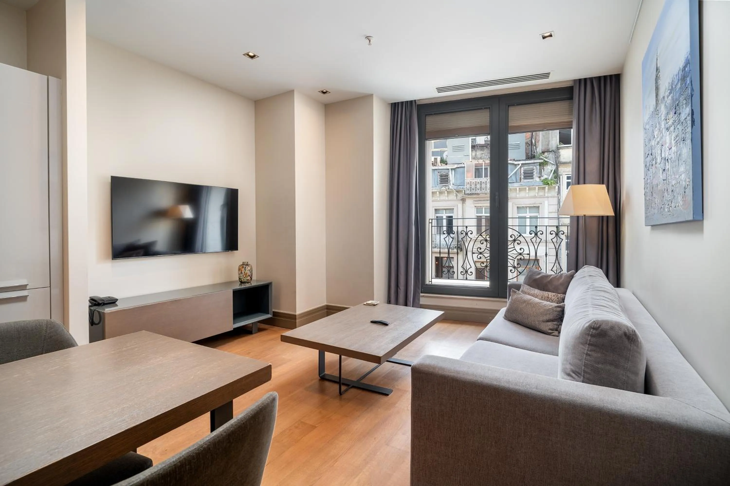 TV and multimedia in Sentire Hotels & Residences Taksim