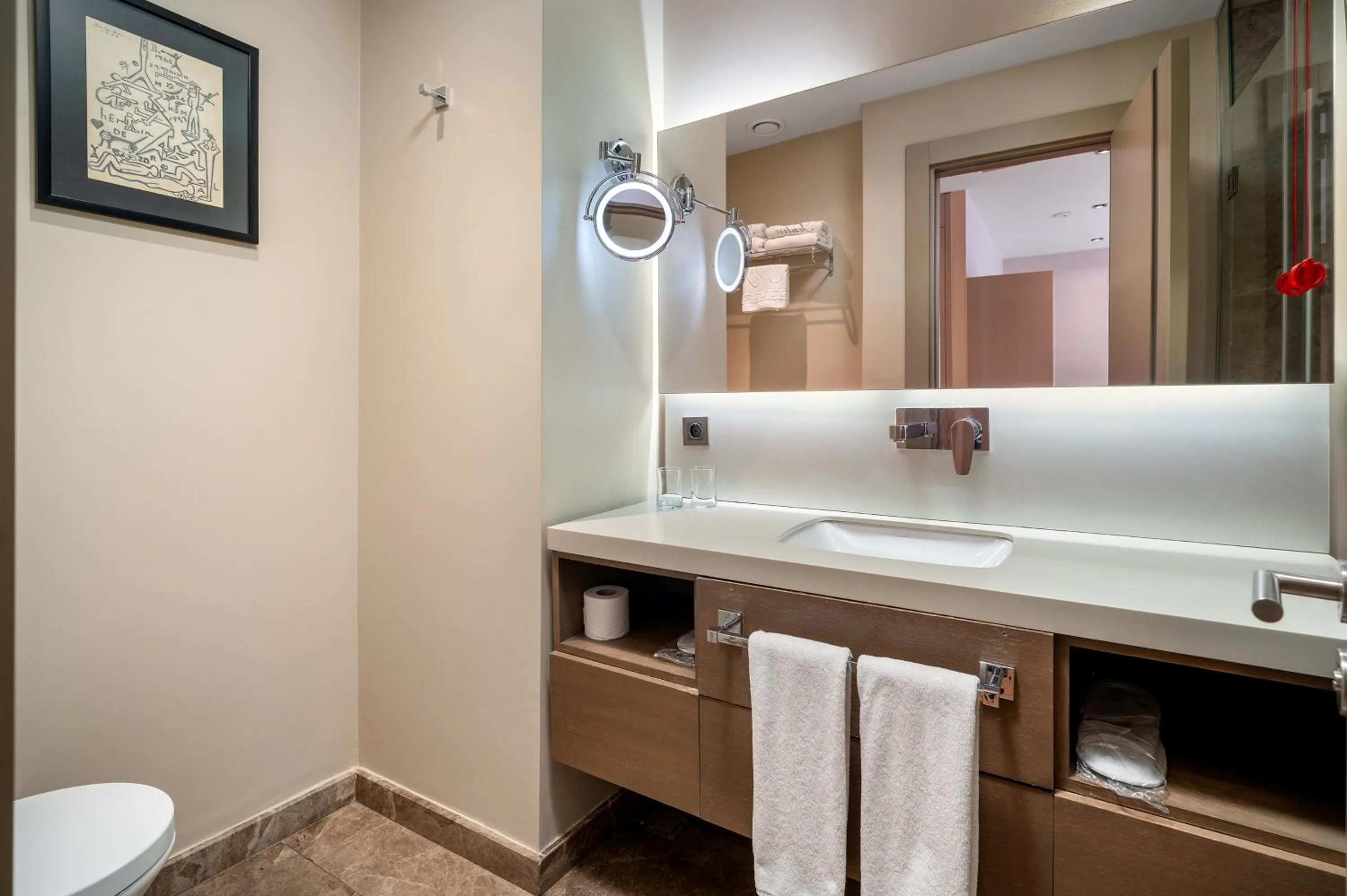 Shower in Sentire Hotels & Residences Taksim