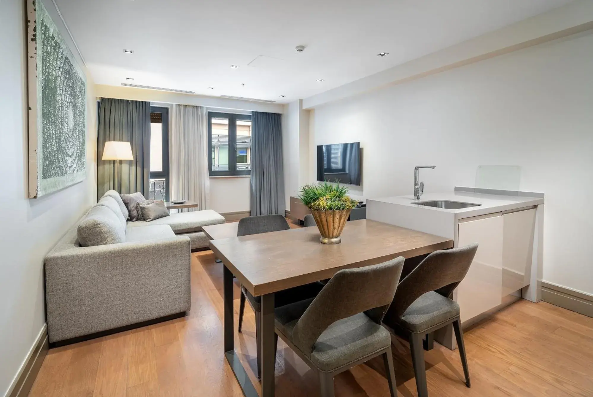 TV and multimedia in Sentire Hotels & Residences Taksim TV and multimedia in Sentire Hotels & Residences Taksim