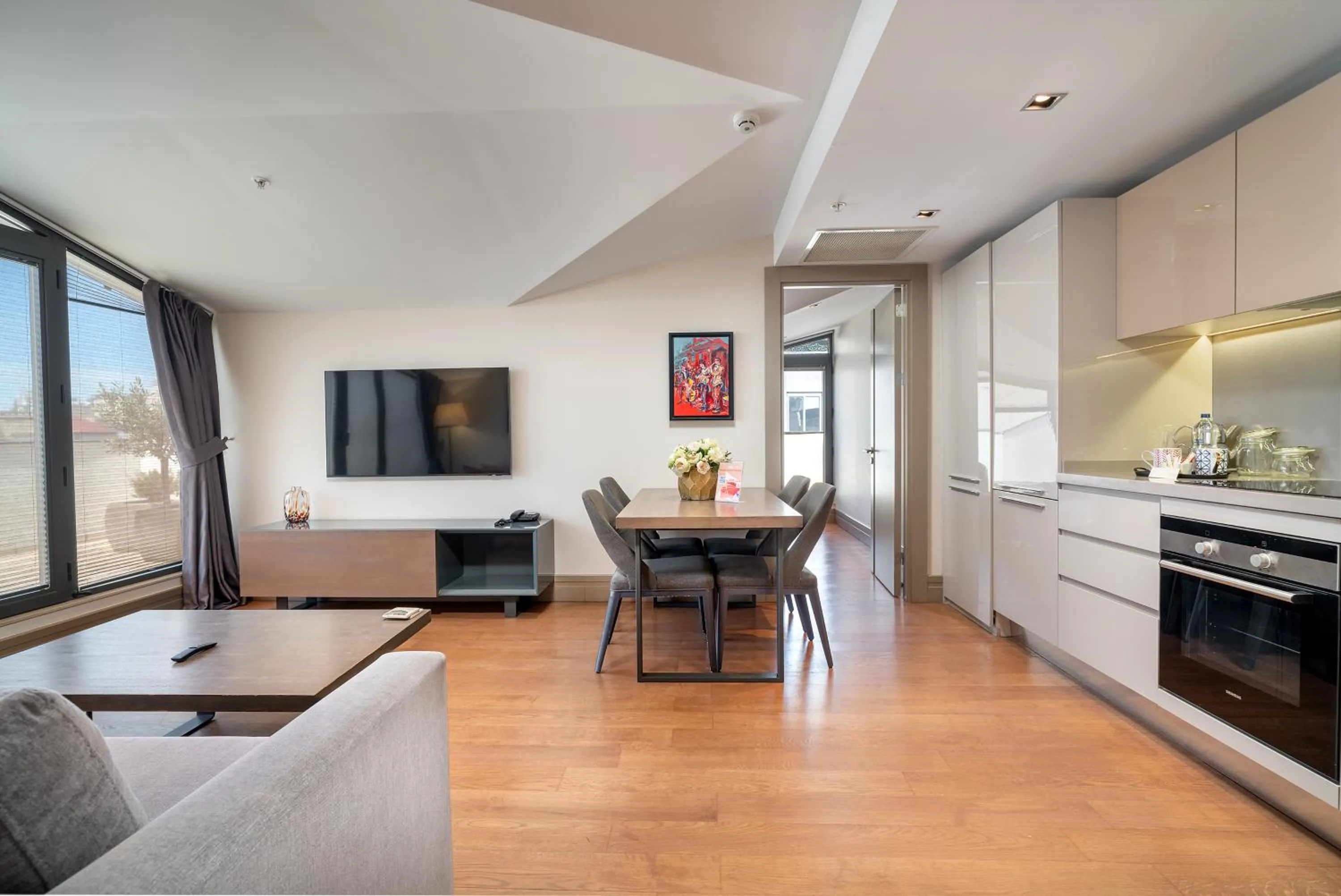 TV and multimedia in Sentire Hotels & Residences Taksim