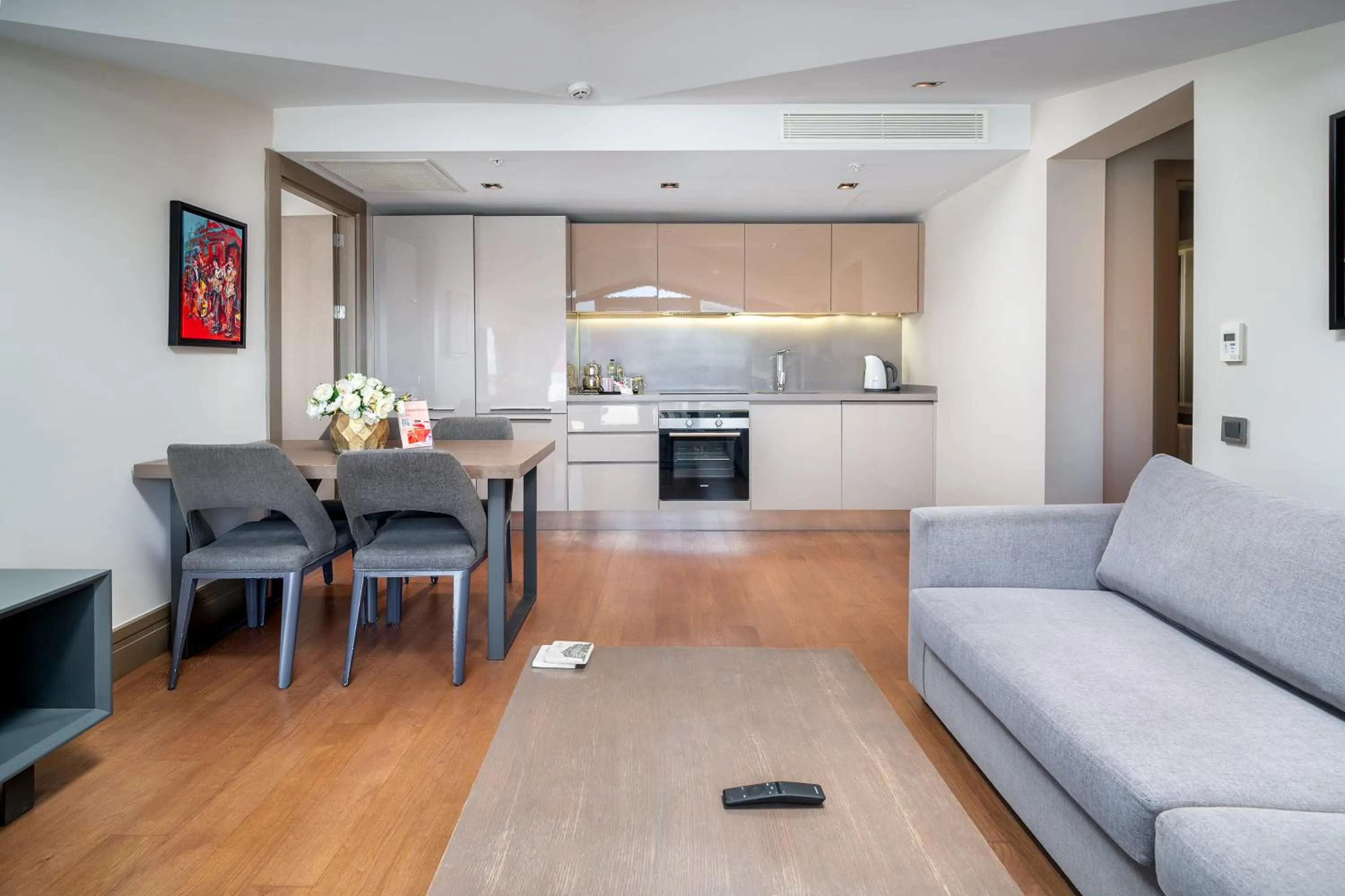 Kitchen or kitchenette in Sentire Hotels & Residences Taksim
