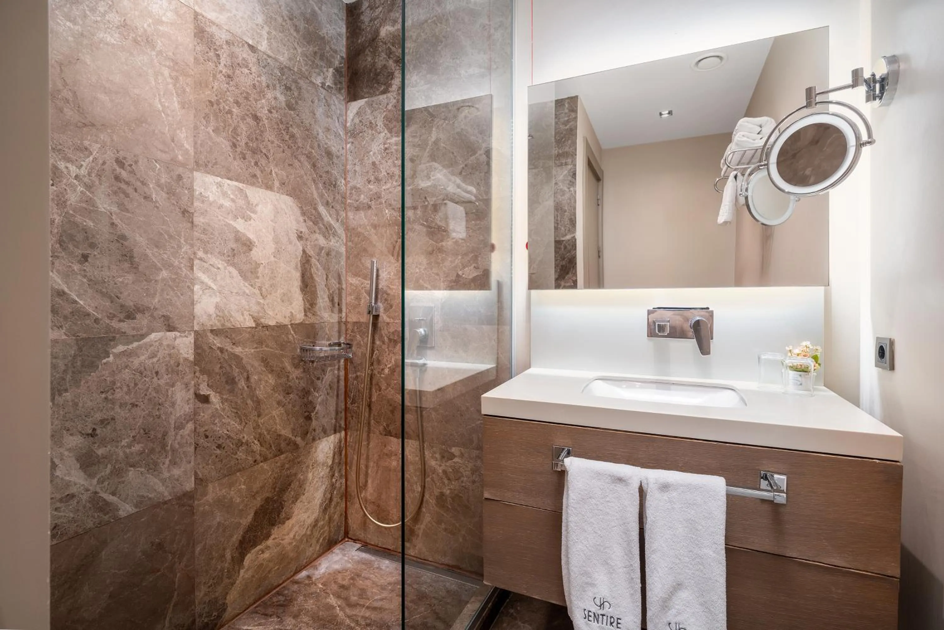 Shower in Sentire Hotels & Residences Taksim