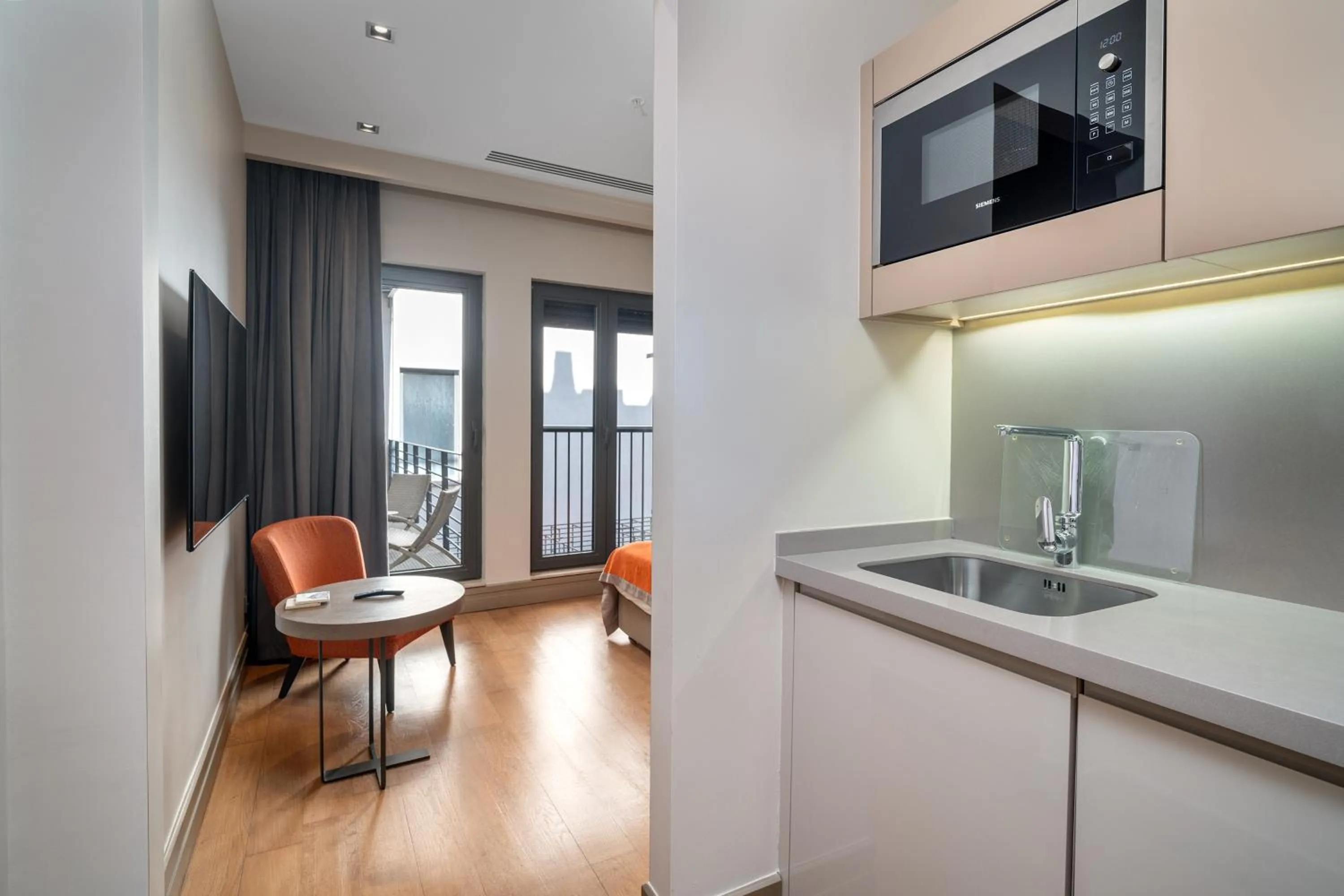 Kitchen or kitchenette in Sentire Hotels & Residences Taksim