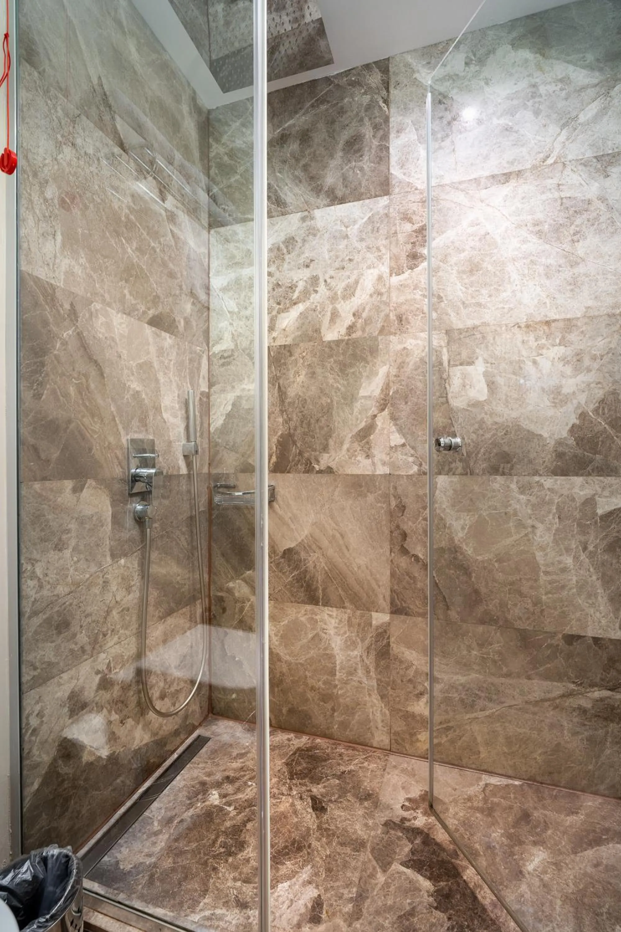 Shower in Sentire Hotels & Residences Taksim